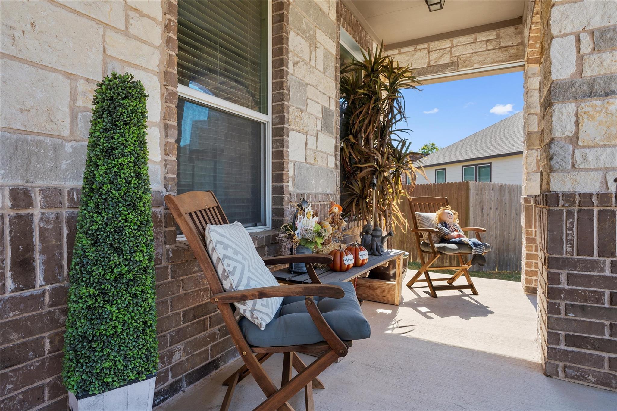 Austin, Texas, 78744, United States, 5 Bedrooms Bedrooms, ,4 BathroomsBathrooms,Residential,For Sale,1975896