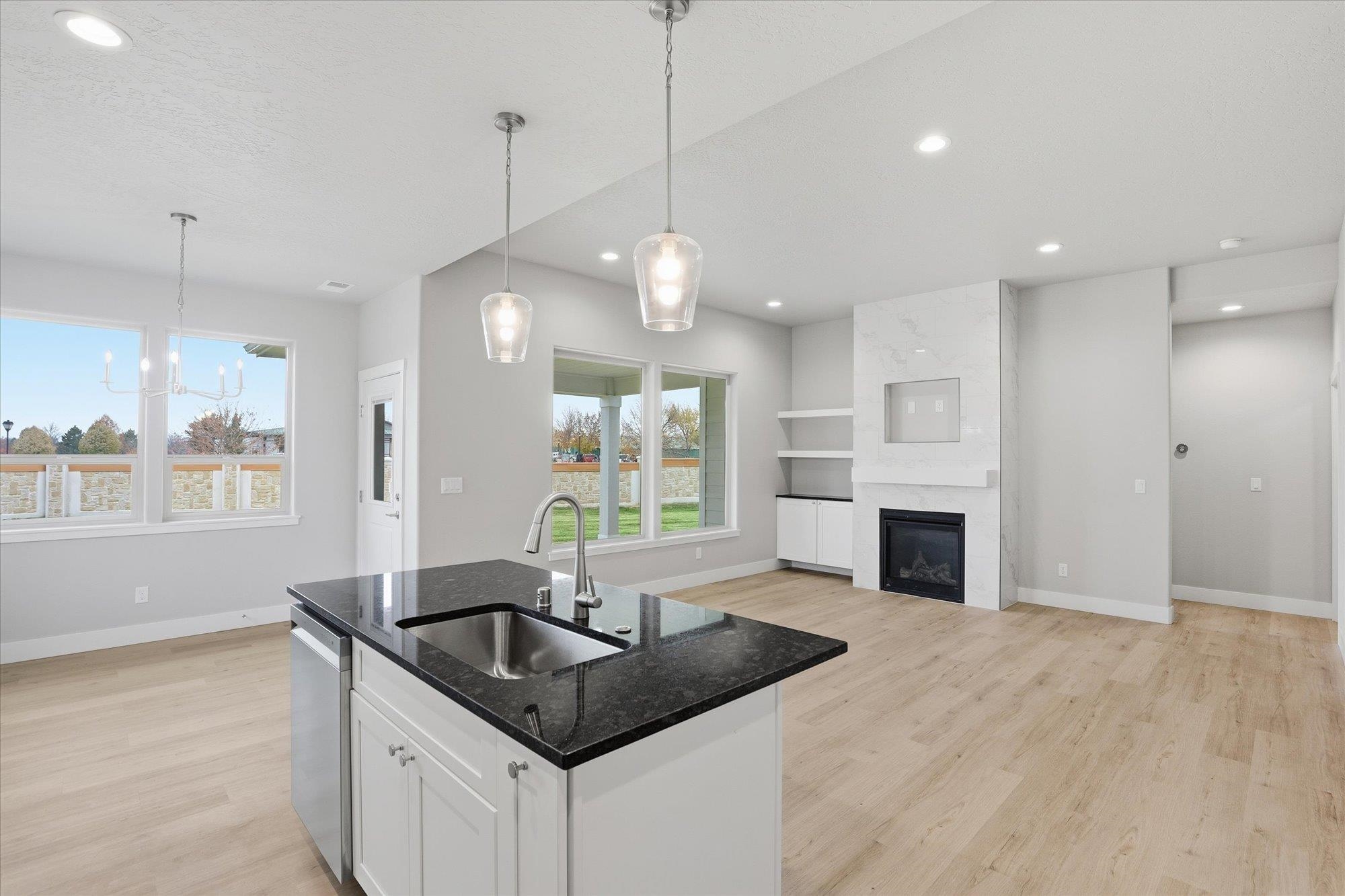 Deer Park, Washington, 99006, United States, 3 Bedrooms Bedrooms, ,2 BathroomsBathrooms,Residential,For Sale,1986419