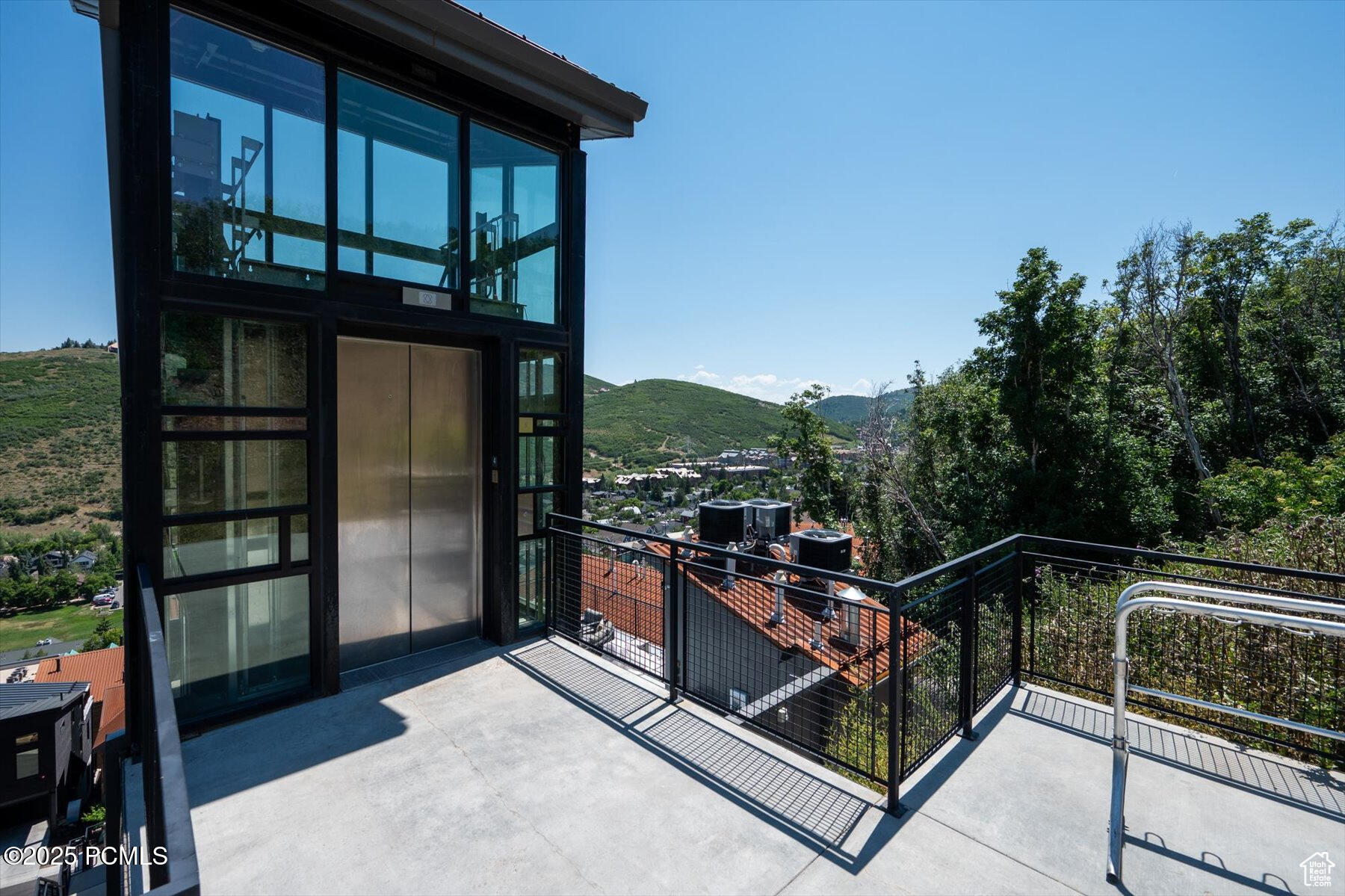 Park City, Utah, 84060, United States, 2 Bedrooms Bedrooms, ,2 BathroomsBathrooms,Residential,For Sale,1989622
