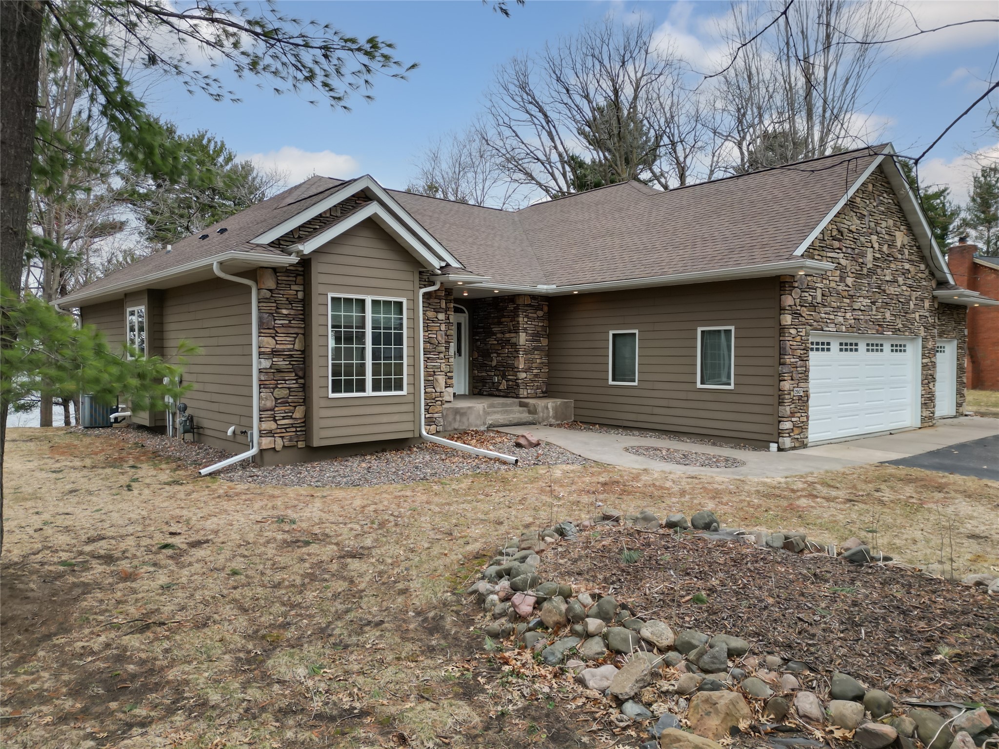 Menomonie, Wisconsin, 54751, United States, 3 Bedrooms Bedrooms, ,3 BathroomsBathrooms,Residential,For Sale,2034392