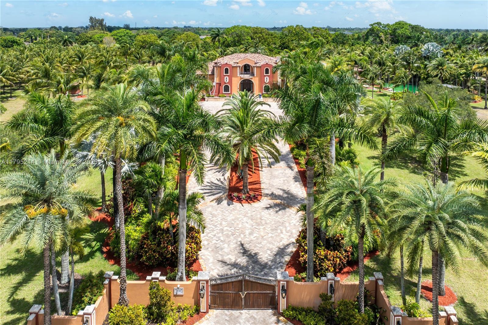 Homestead, Florida, 33031, United States, 6 Bedrooms Bedrooms, ,7 BathroomsBathrooms,Residential,For Sale,1804180