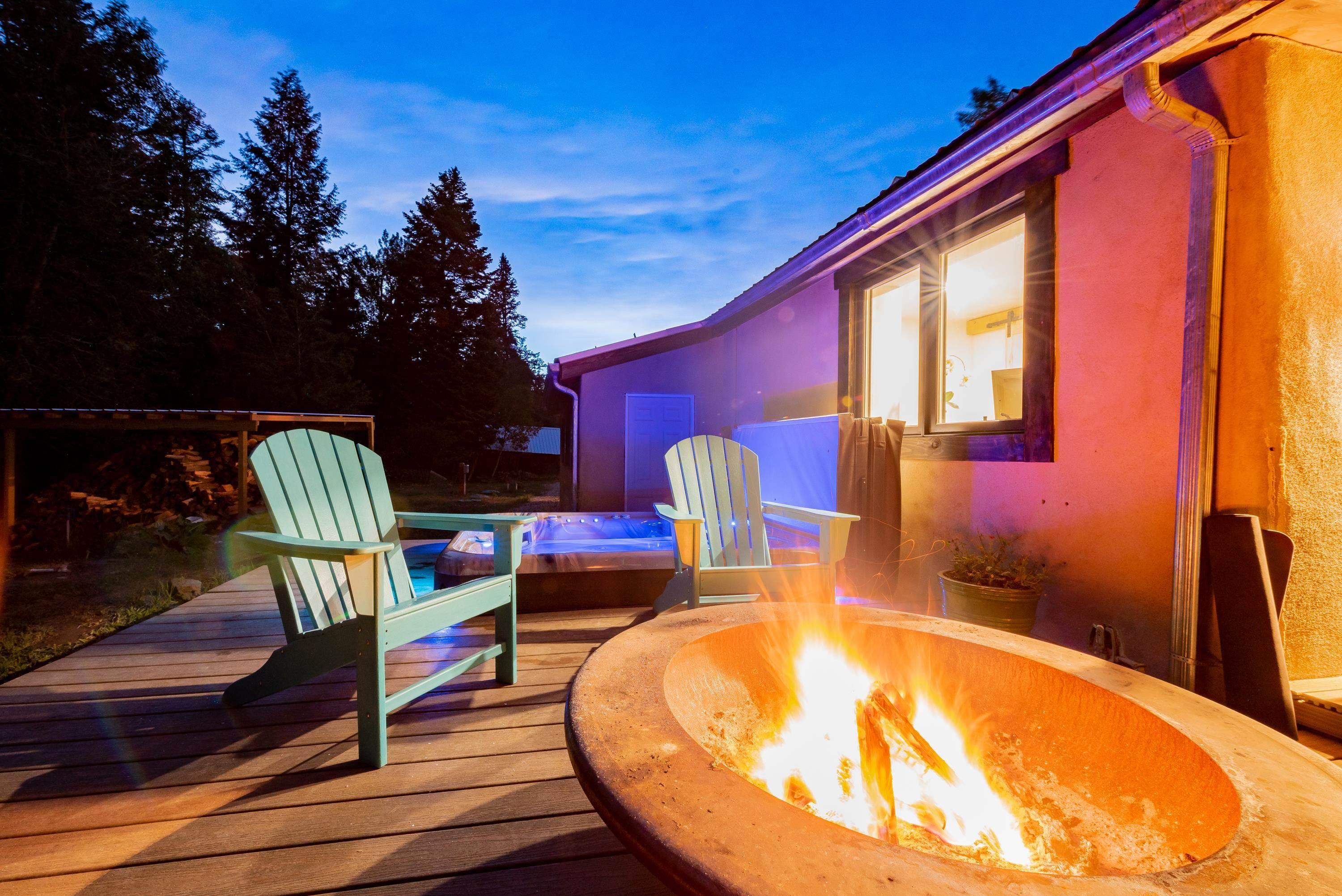 Taos, New Mexico, 87571, United States, 2 Bedrooms Bedrooms, ,2 BathroomsBathrooms,Residential,For Sale,1829499