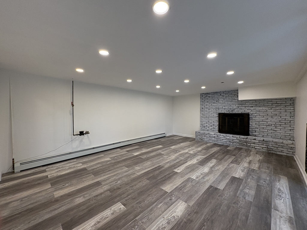 Lowell, Massachusetts, 01852, United States, 4 Bedrooms Bedrooms, ,3 BathroomsBathrooms,Residential,For Sale,1885634