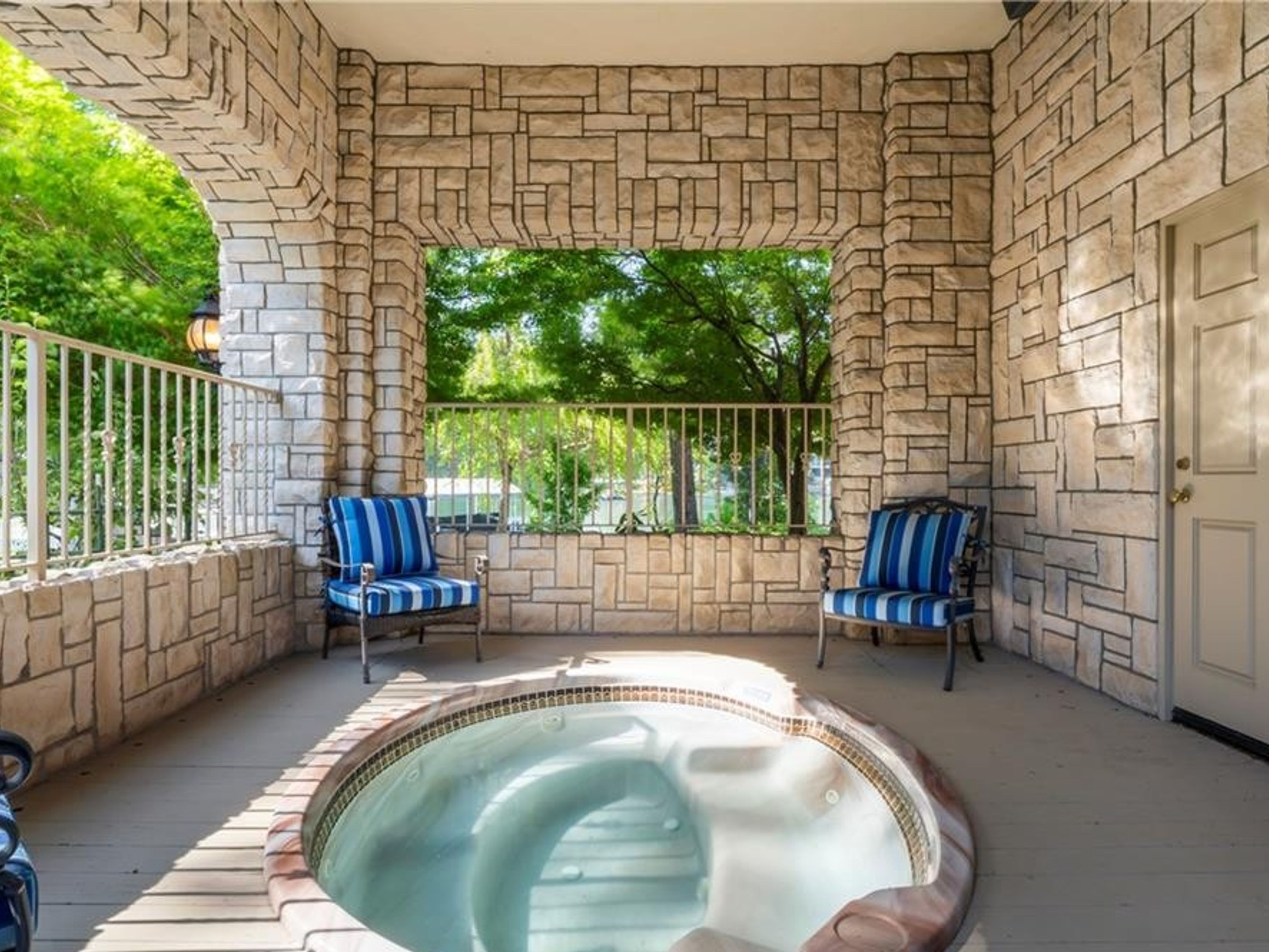  177 Shorewood Drive, Lake Arrowhead, CA 92352 - 物件實景