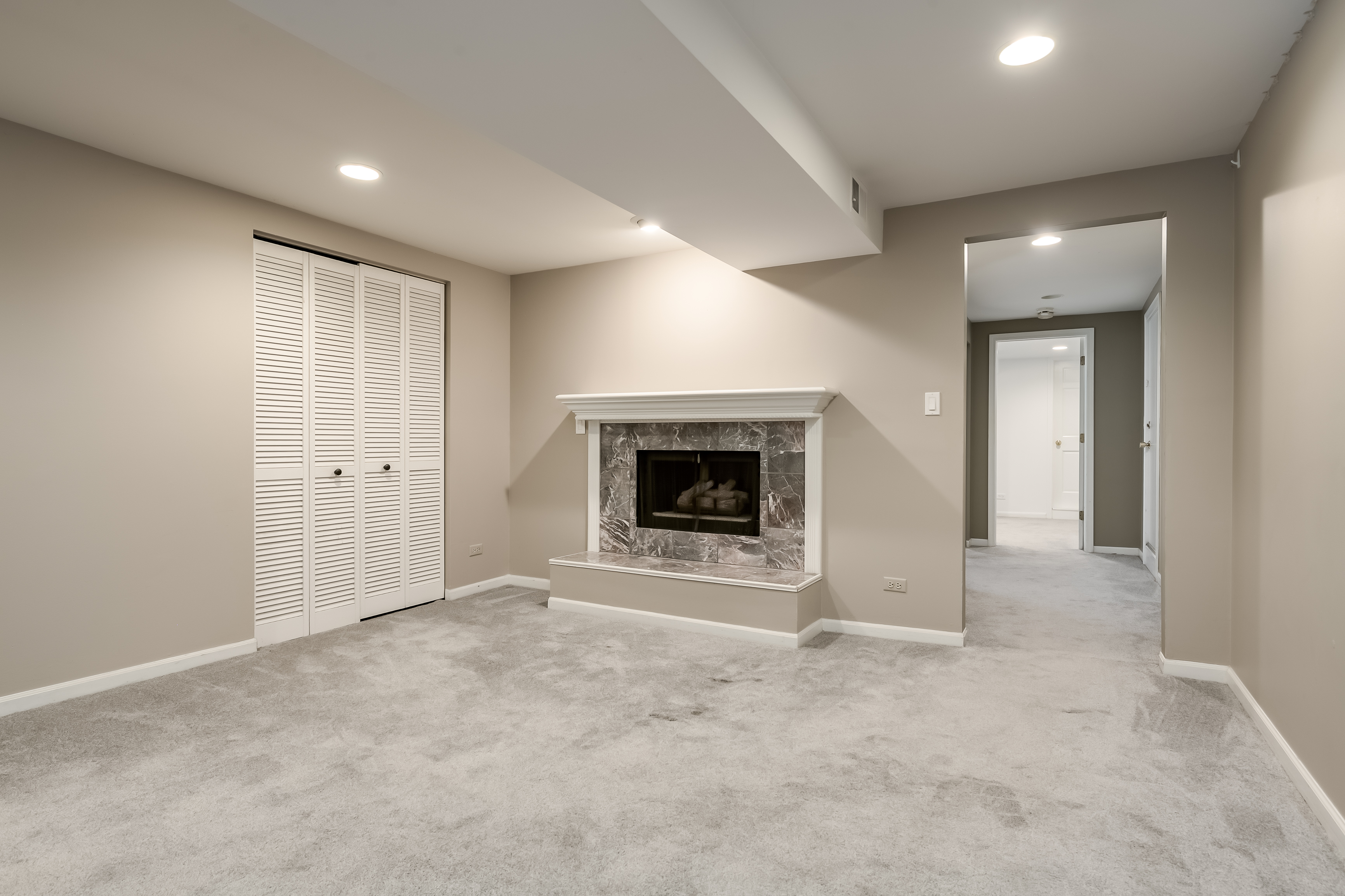  Beautiful Duplex Down, Three Bedroom Condo in a Historic East Lakeview Greystone - 物件實景