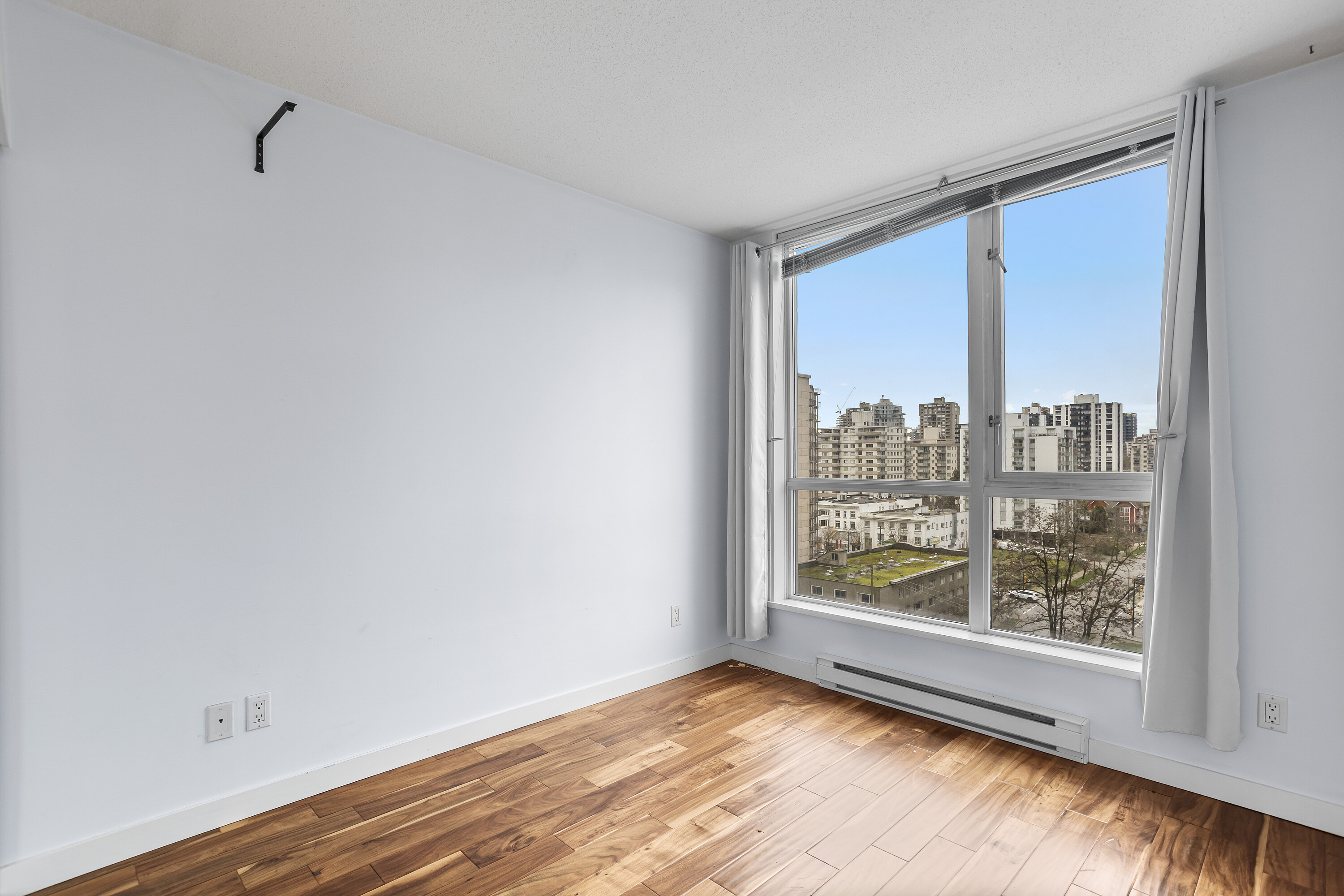  Downtown One Bedroom & Two Den - 物件實景