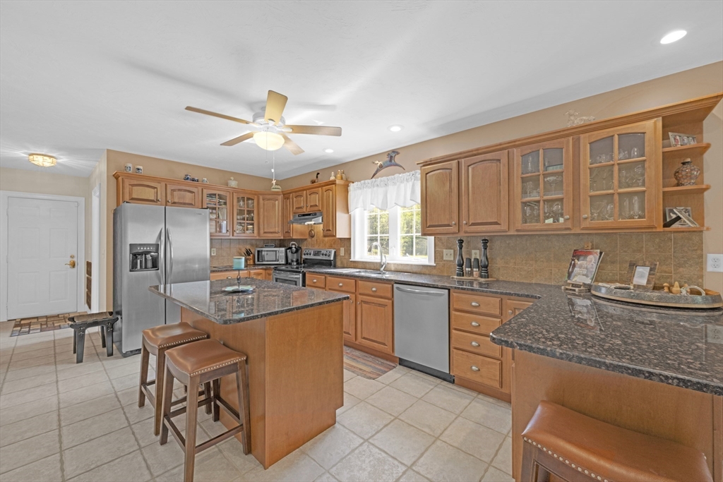 North Brookfield, Massachusetts, 01535, United States, 3 Bedrooms Bedrooms, ,3 BathroomsBathrooms,Residential,For Sale,2038424