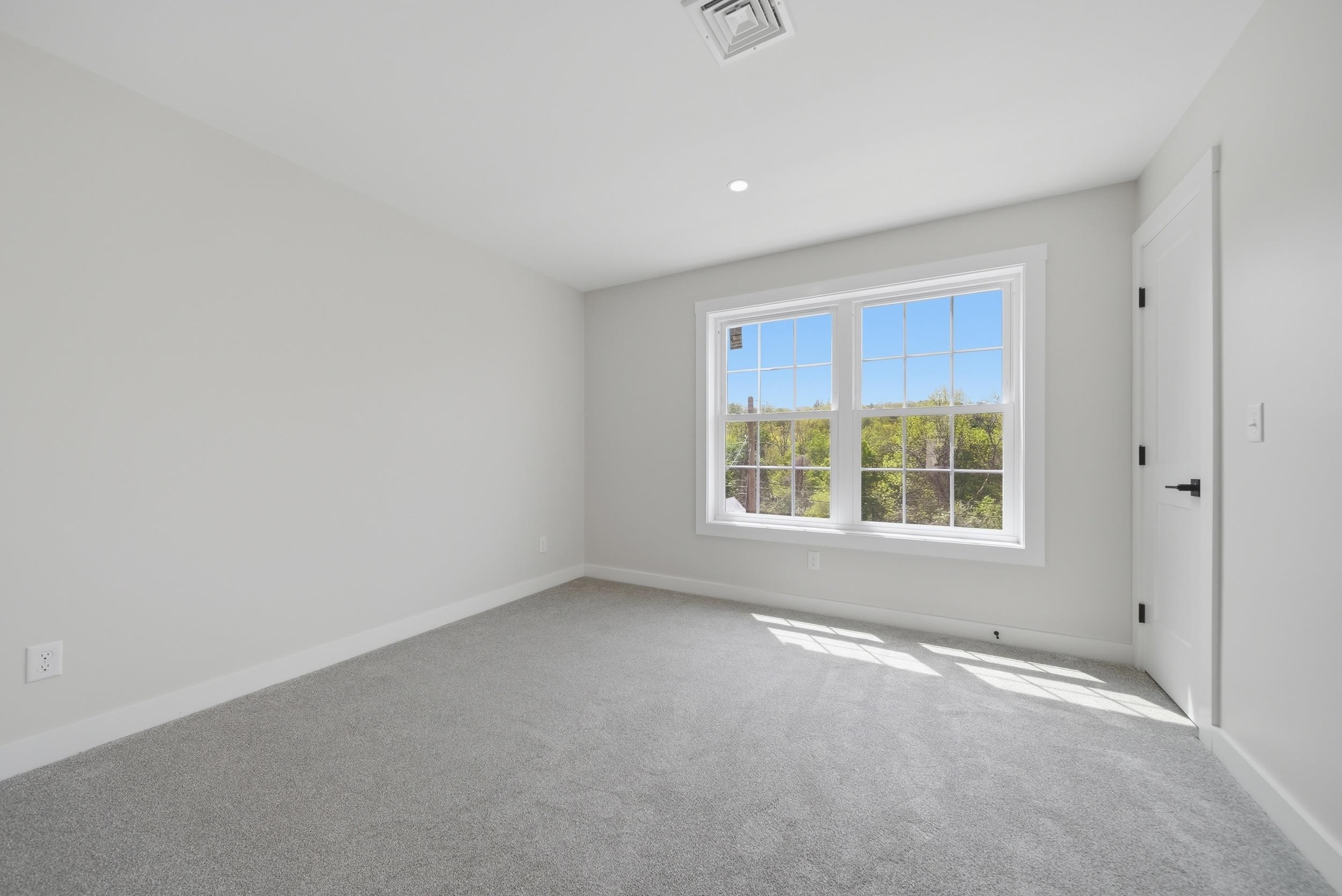  24 Munroe Street, Units 1&2, Franklin, NH, 03235 - 物件實景