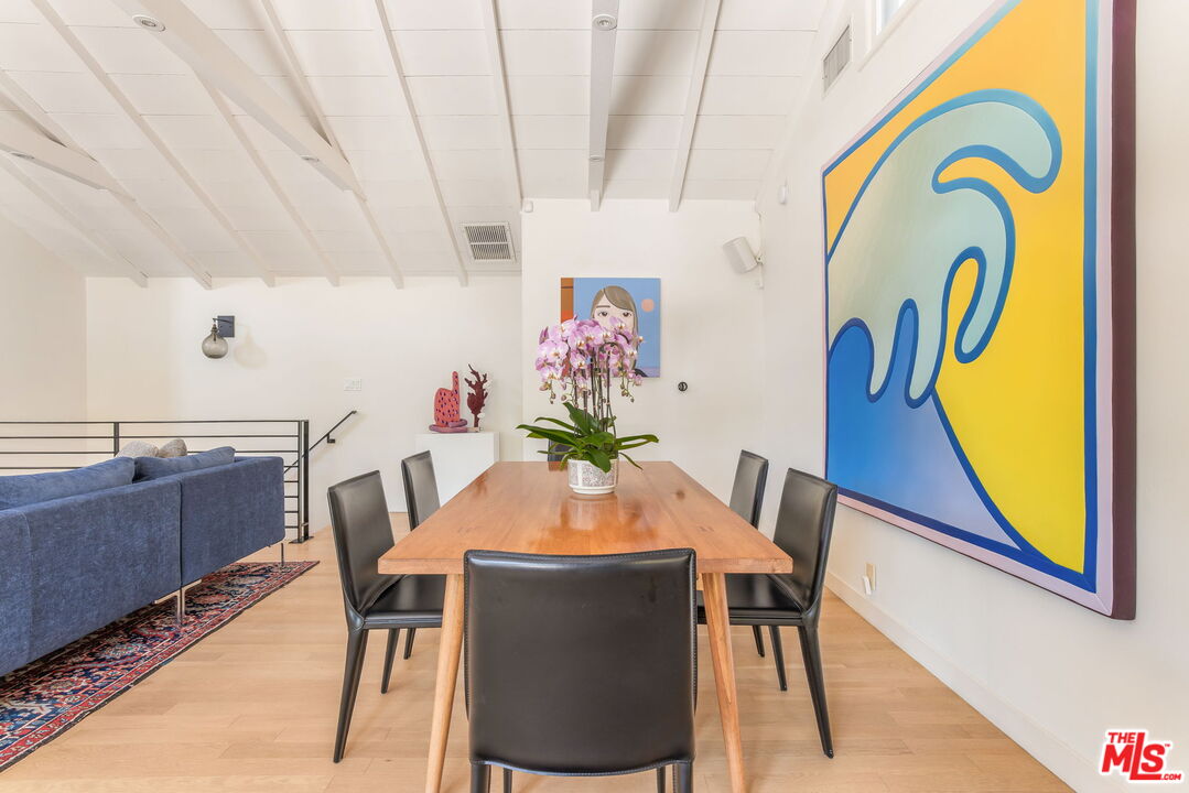 West Hollywood, California, 90048, United States, 3 Bedrooms Bedrooms, ,1 BathroomBathrooms,Residential,For Sale,1828298