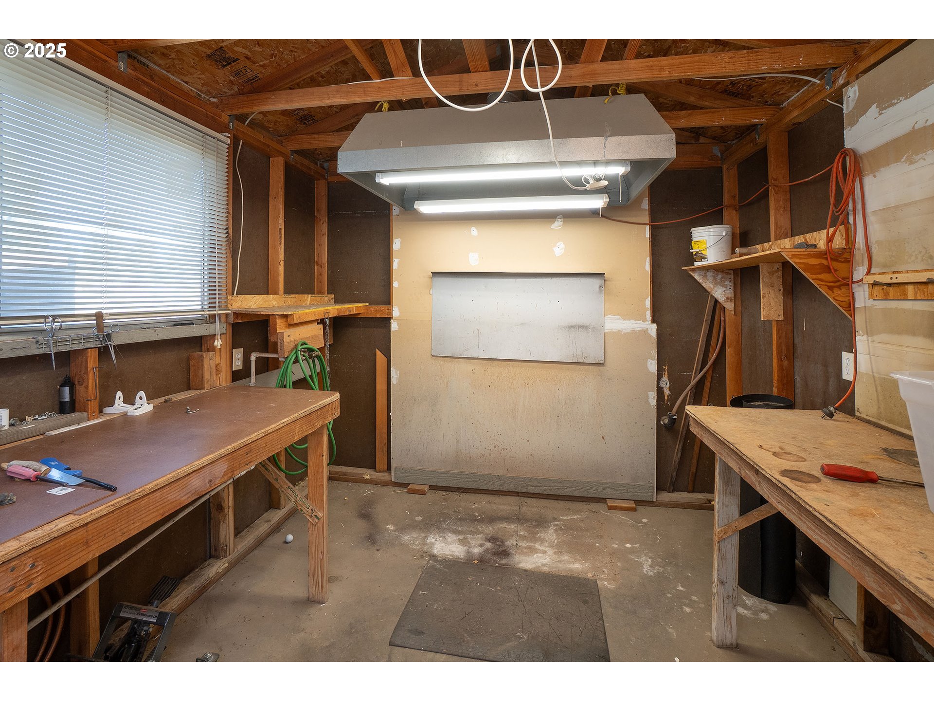 Terrebonne, Oregon, 97760, United States, 3 Bedrooms Bedrooms, ,2 BathroomsBathrooms,Residential,For Sale,1960646