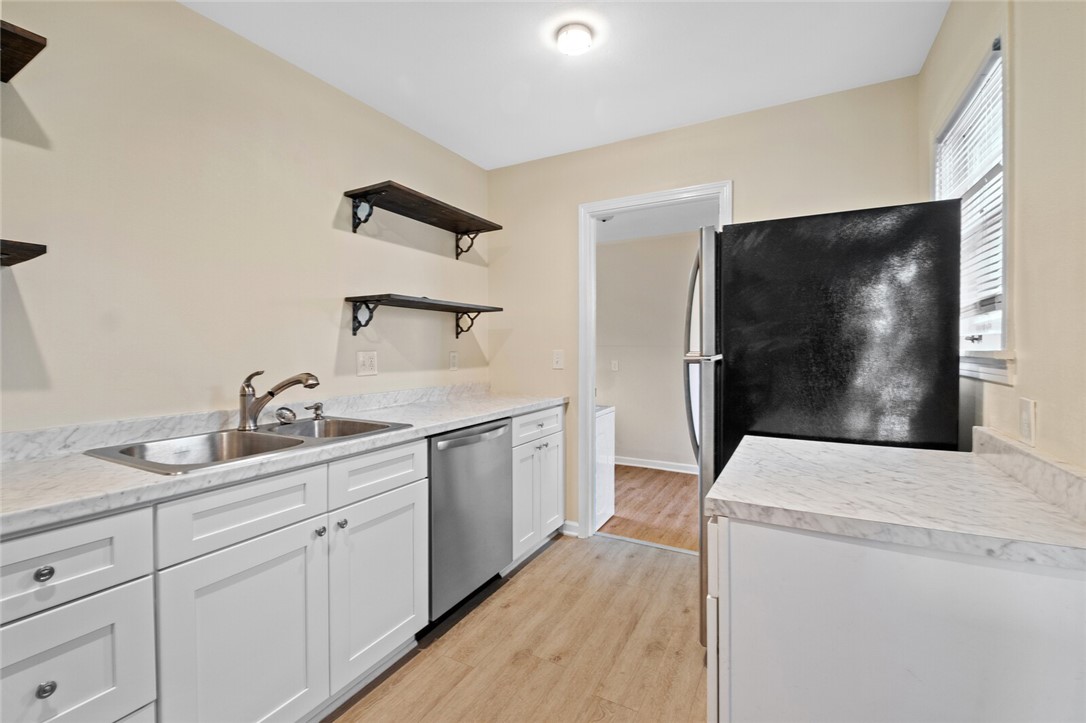 Bentonville, Arkansas, 72712, United States, 2 Bedrooms Bedrooms, ,1 BathroomBathrooms,Residential,For Sale,1793359