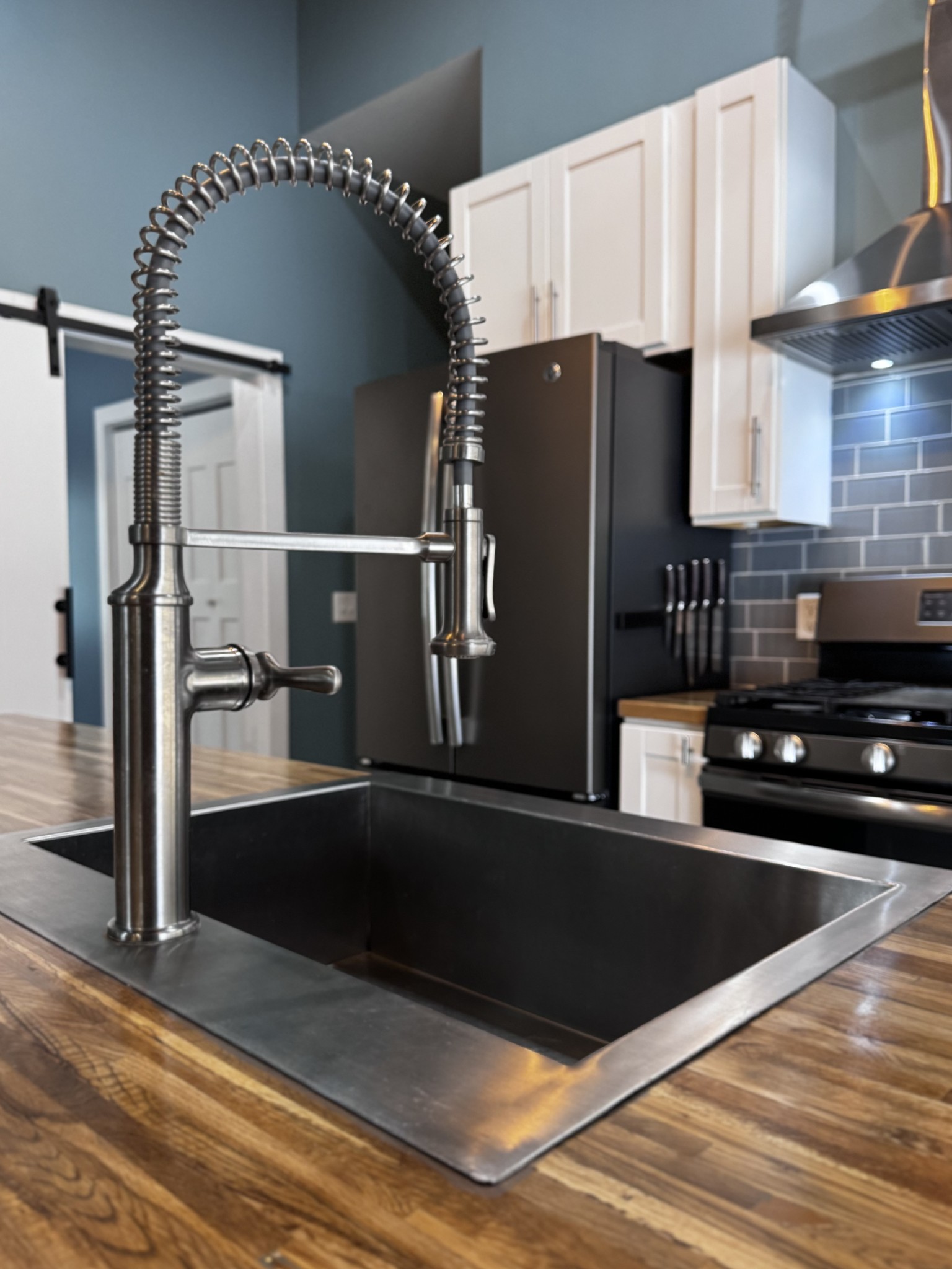 Lawrenceburg, Tennessee, 38464, United States, 3 Bedrooms Bedrooms, ,2 BathroomsBathrooms,Residential,For Sale,1988377