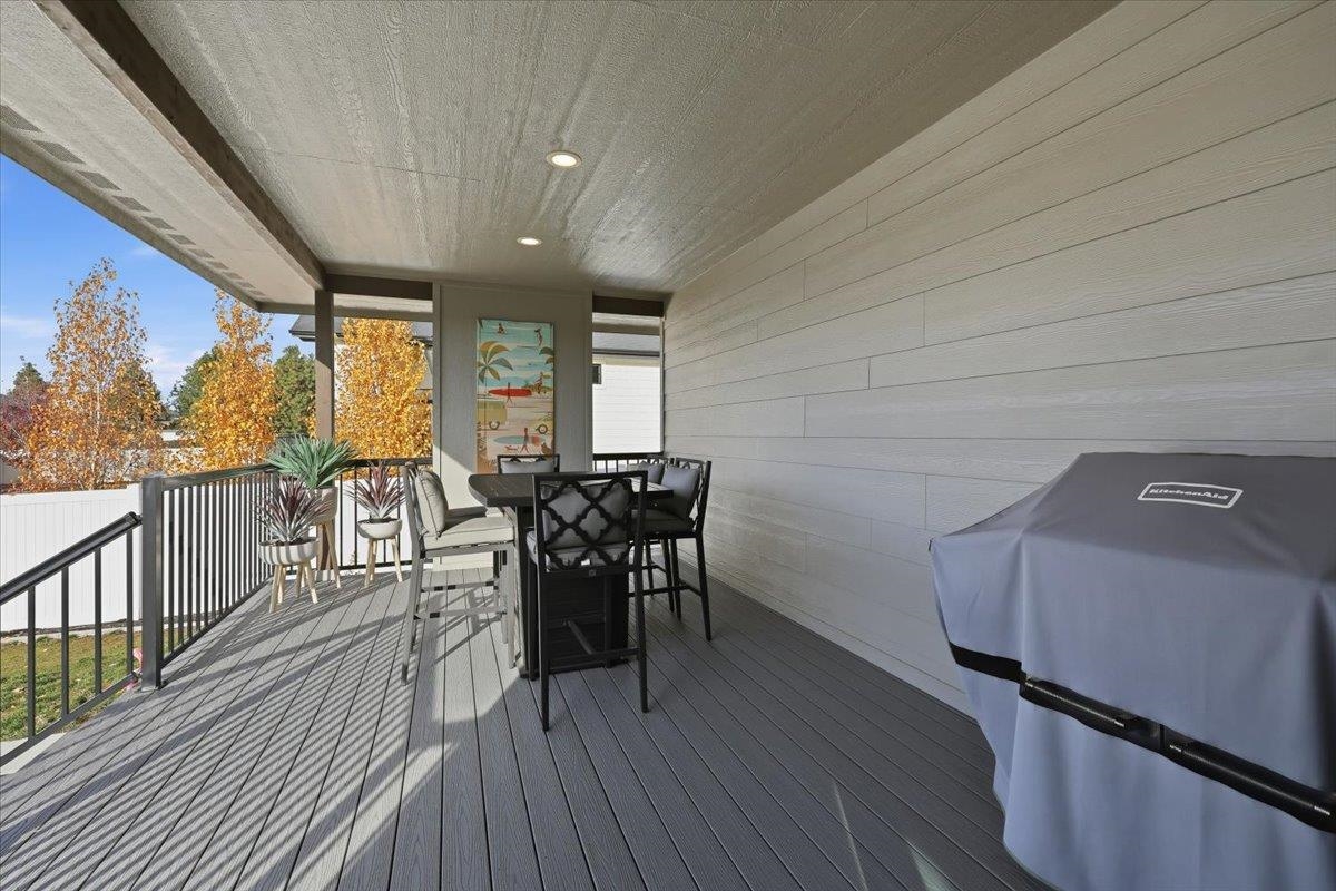 Spokane, Washington, 99208, United States, 5 Bedrooms Bedrooms, ,3 BathroomsBathrooms,Residential,For Sale,1992809