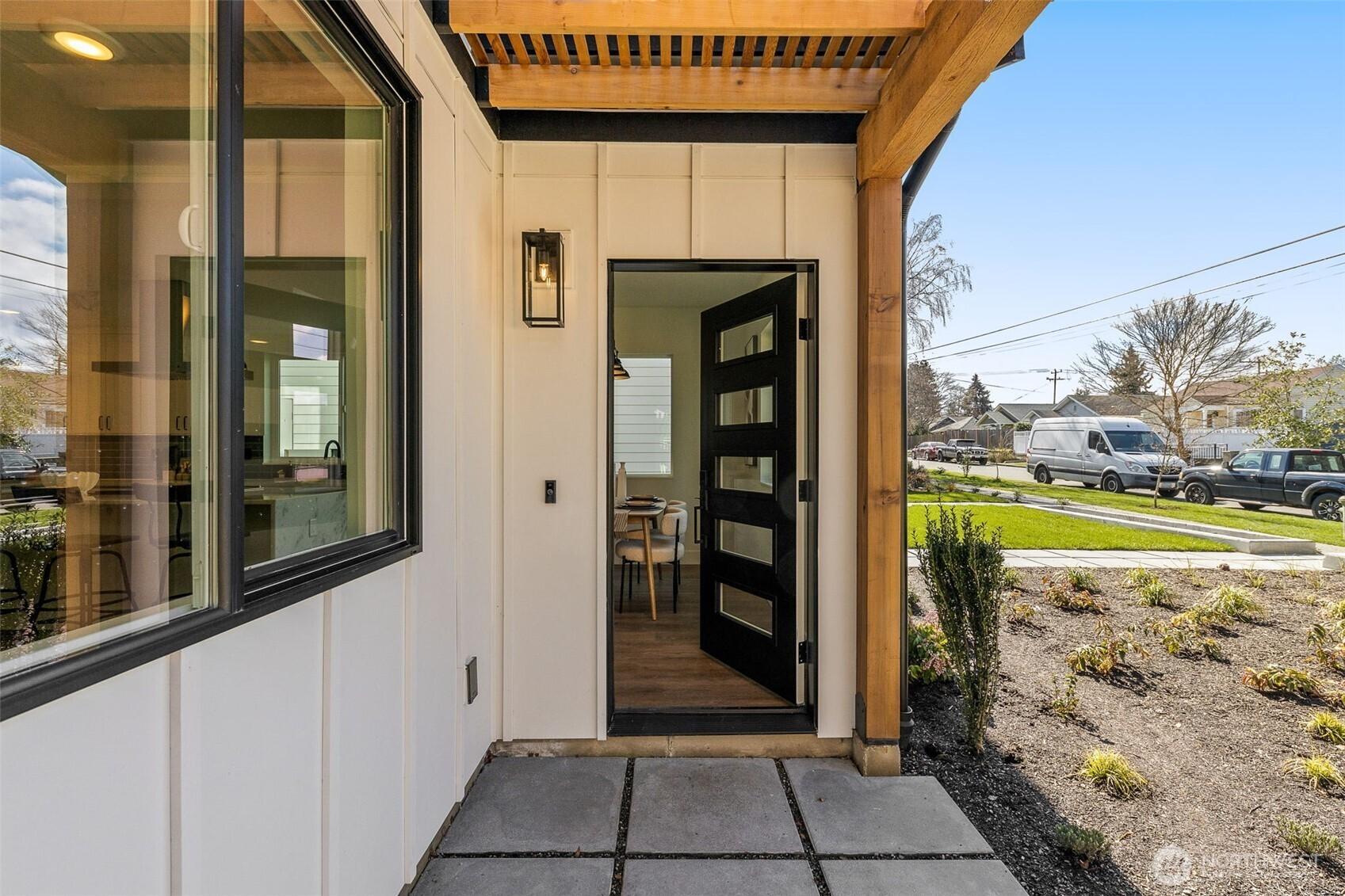 SEATTLE, Washington, 98106, United States, 3 Bedrooms Bedrooms, ,3 BathroomsBathrooms,Residential,For Sale,1743334