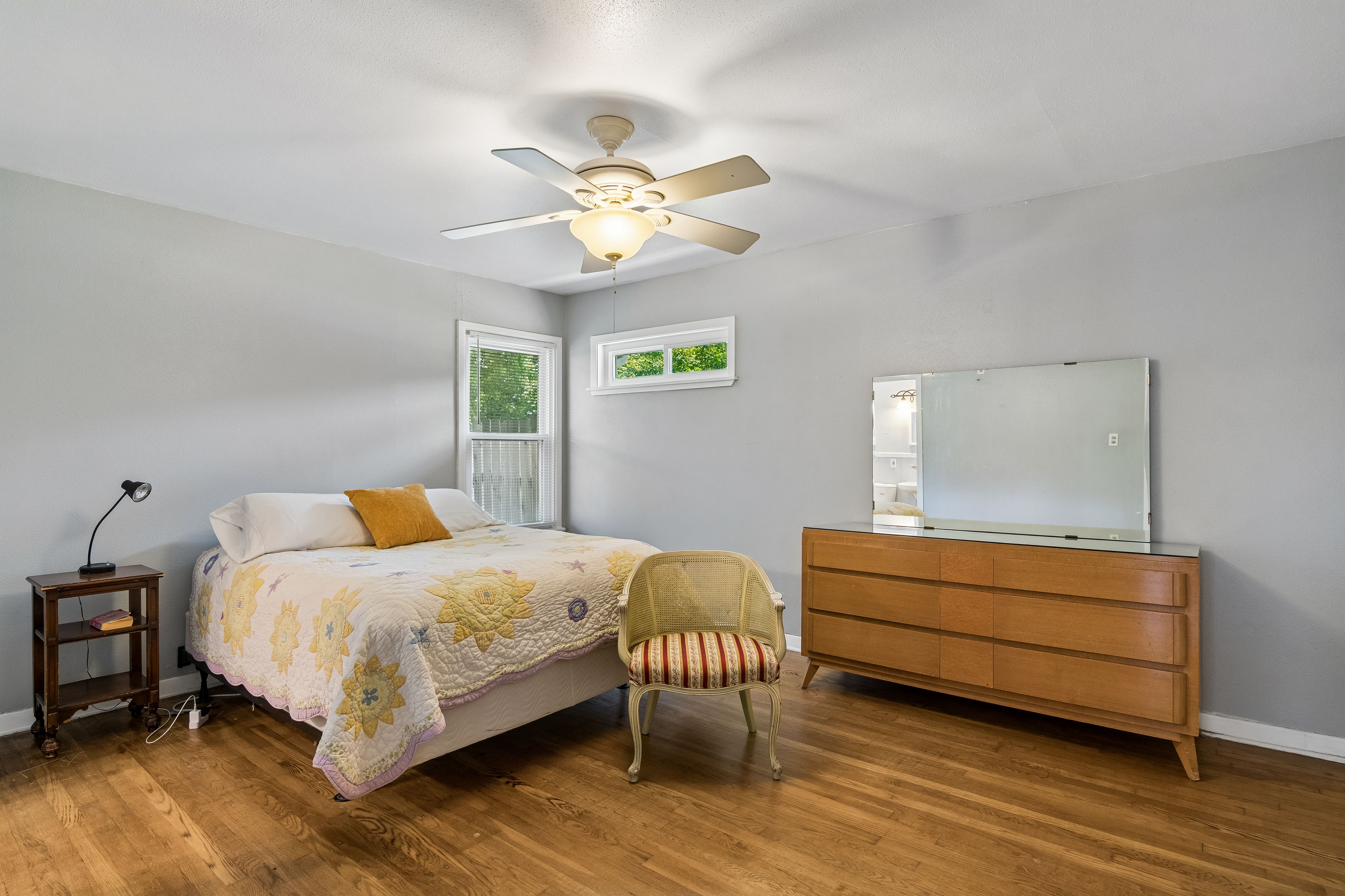  Beautifully Updated Home with Spacious Backyard - 物件實景