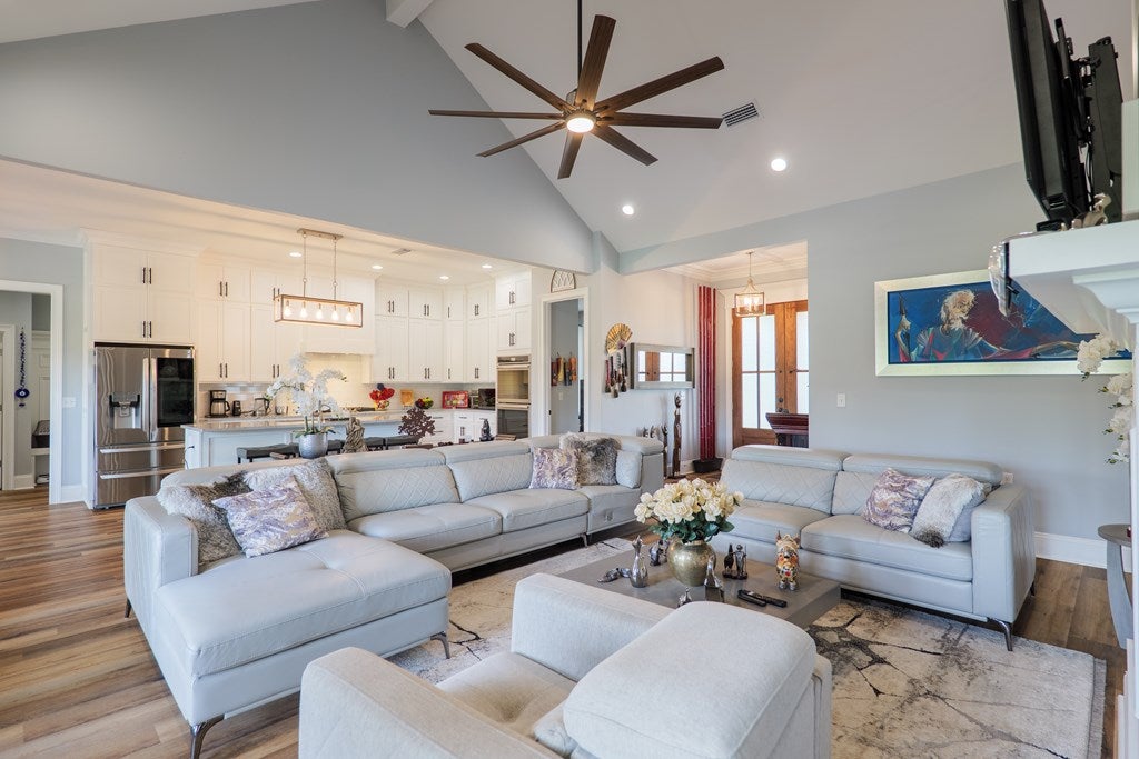 Valdosta, Georgia, 31601, United States, 4 Bedrooms Bedrooms, ,5 BathroomsBathrooms,Residential,For Sale,1991156