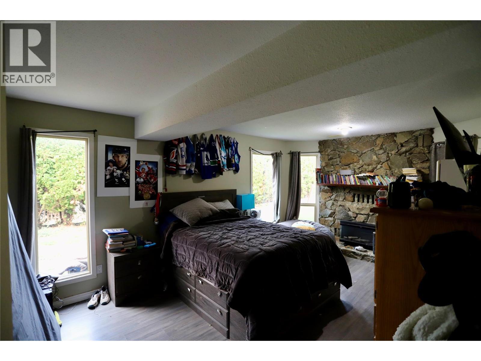 KAMLOOPS, British Columbia, V2H 1N1, CA, 4 Bedrooms Bedrooms, ,4 BathroomsBathrooms,Residential,For Sale,1947764