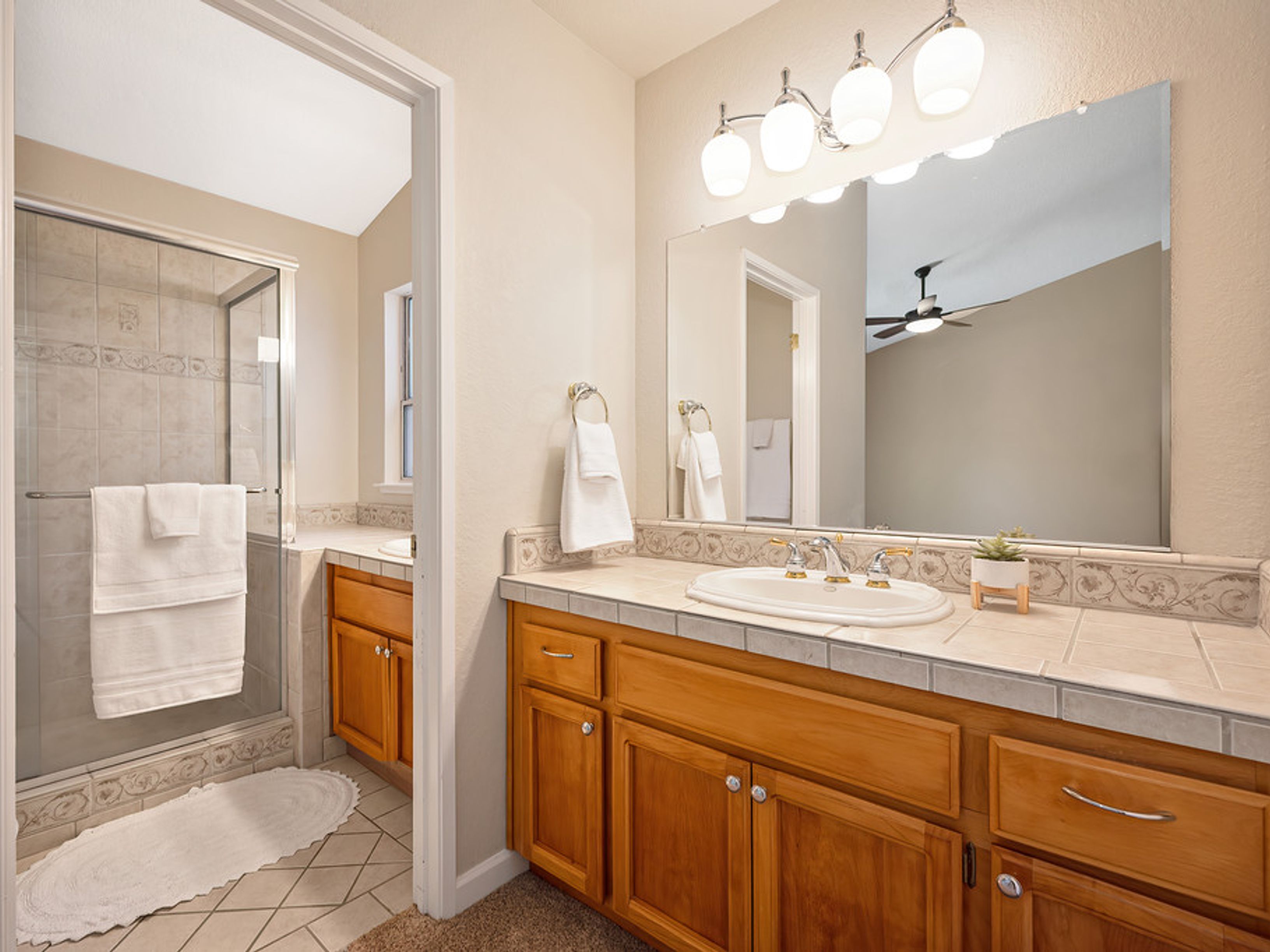  2712 Stoughton Way, Sacramento, CA 95827 - 物件實景