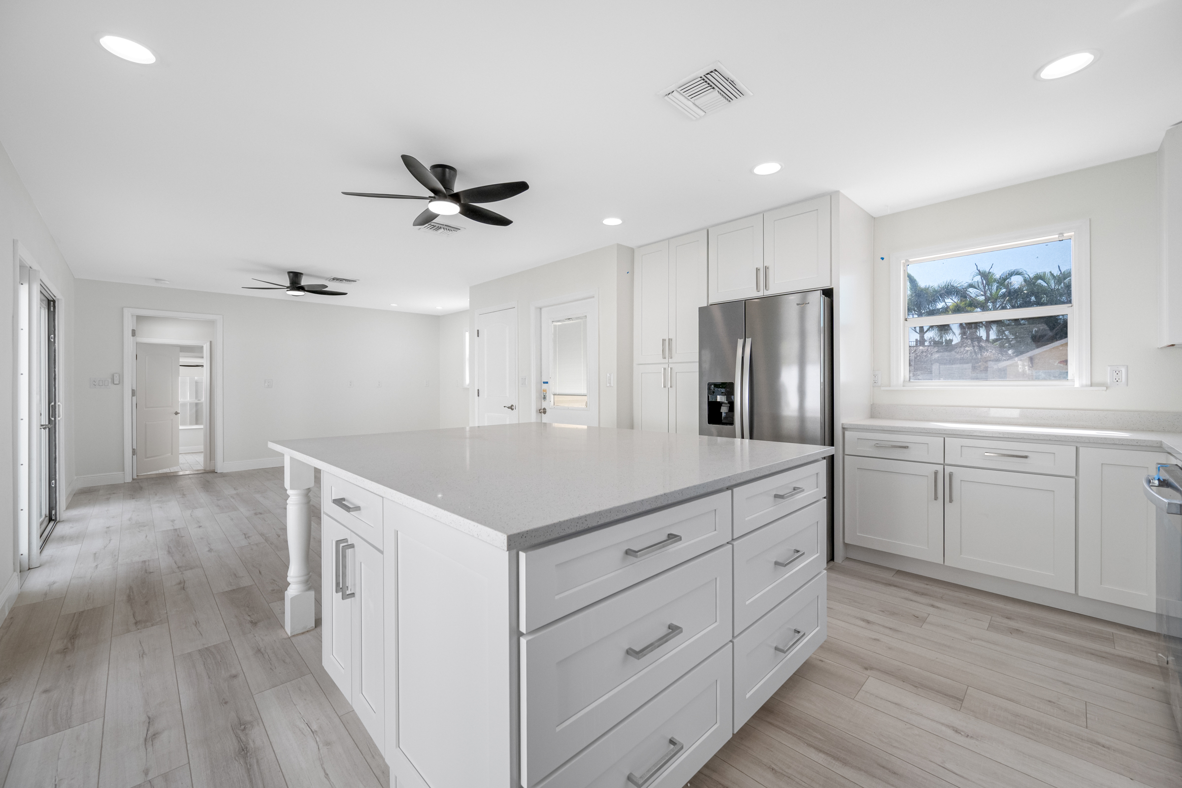 Treasure Island, Florida, 33706, United States, 3 Bedrooms Bedrooms, ,2 BathroomsBathrooms,Residential,For Sale,1983263