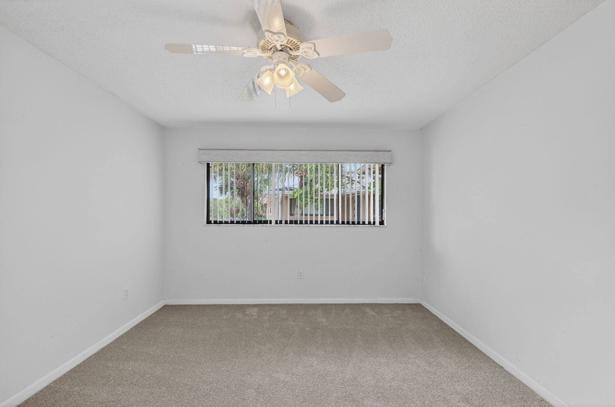  7648 Ashmont Circle, Tamarac, FL, 33321 - 物件實景