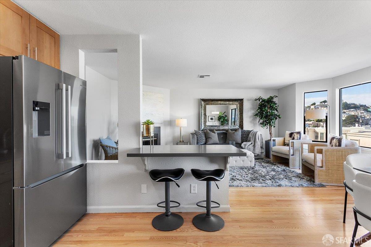 San Francisco, California, 94124, United States, 3 Bedrooms Bedrooms, ,2 BathroomsBathrooms,Residential,For Sale,2001801