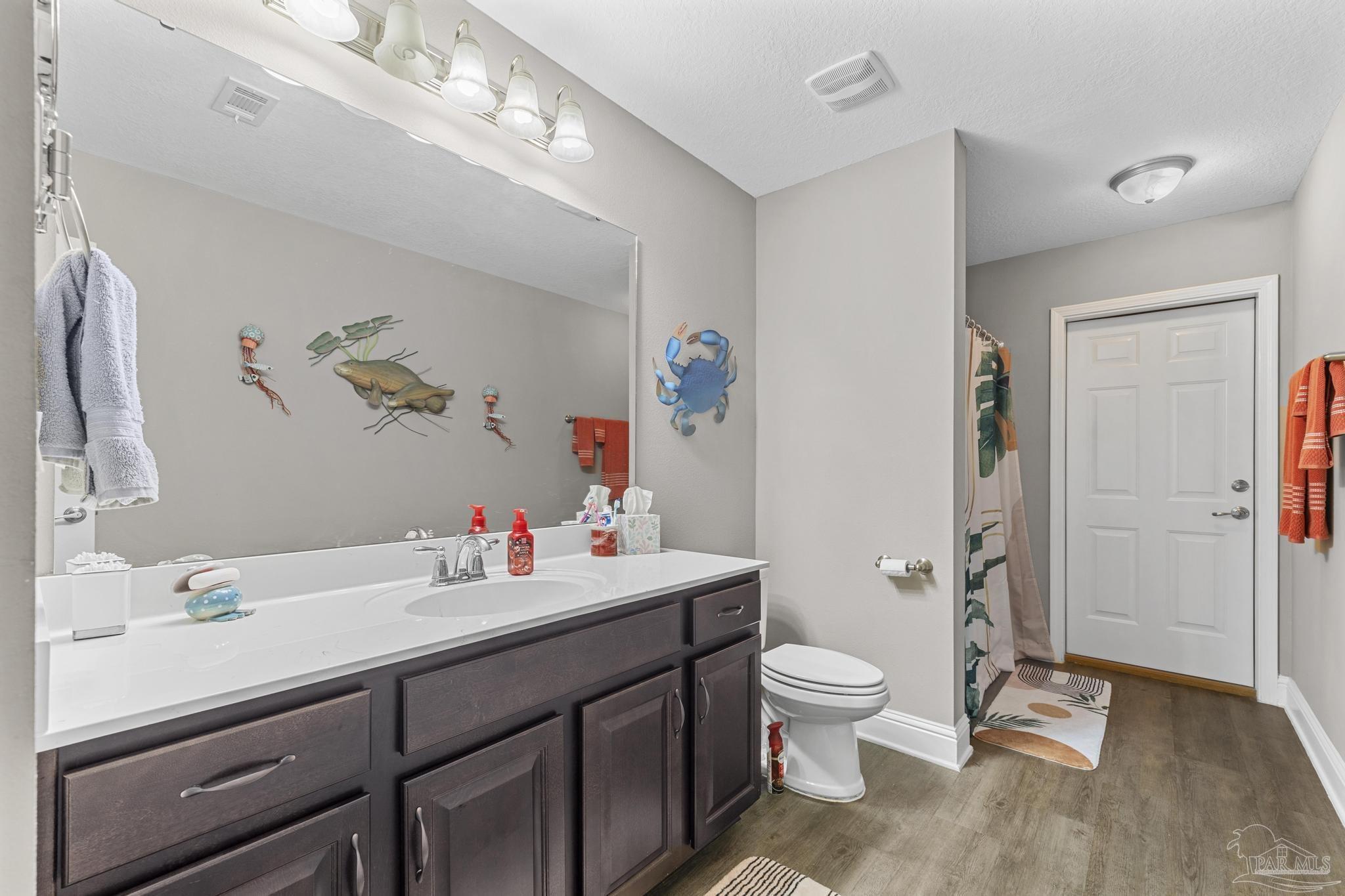 Navarre, Florida, 32566, United States, 4 Bedrooms Bedrooms, ,3 BathroomsBathrooms,Residential,For Sale,1924675