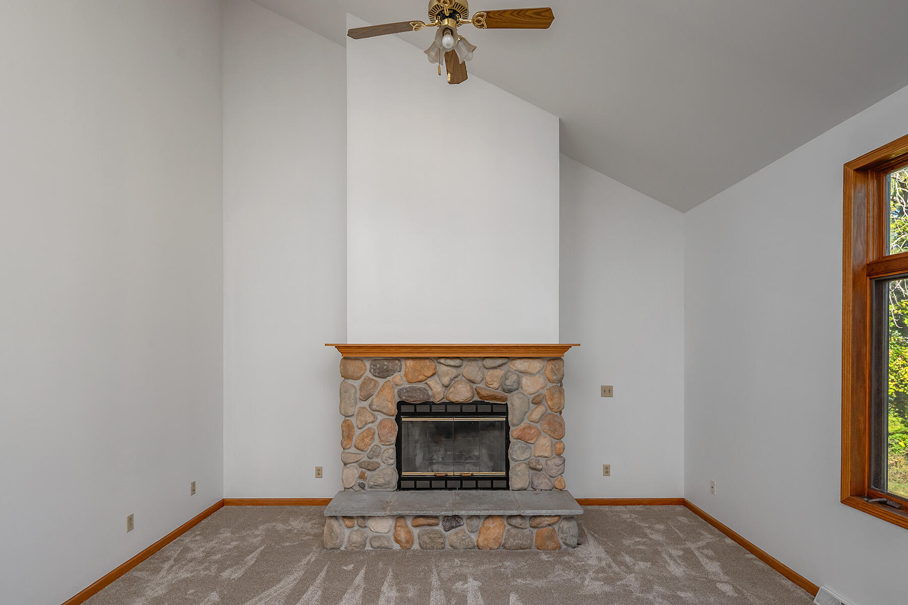 Hustisford, Wisconsin, 53034, United States, 3 Bedrooms Bedrooms, ,3 BathroomsBathrooms,Residential,For Sale,1962581