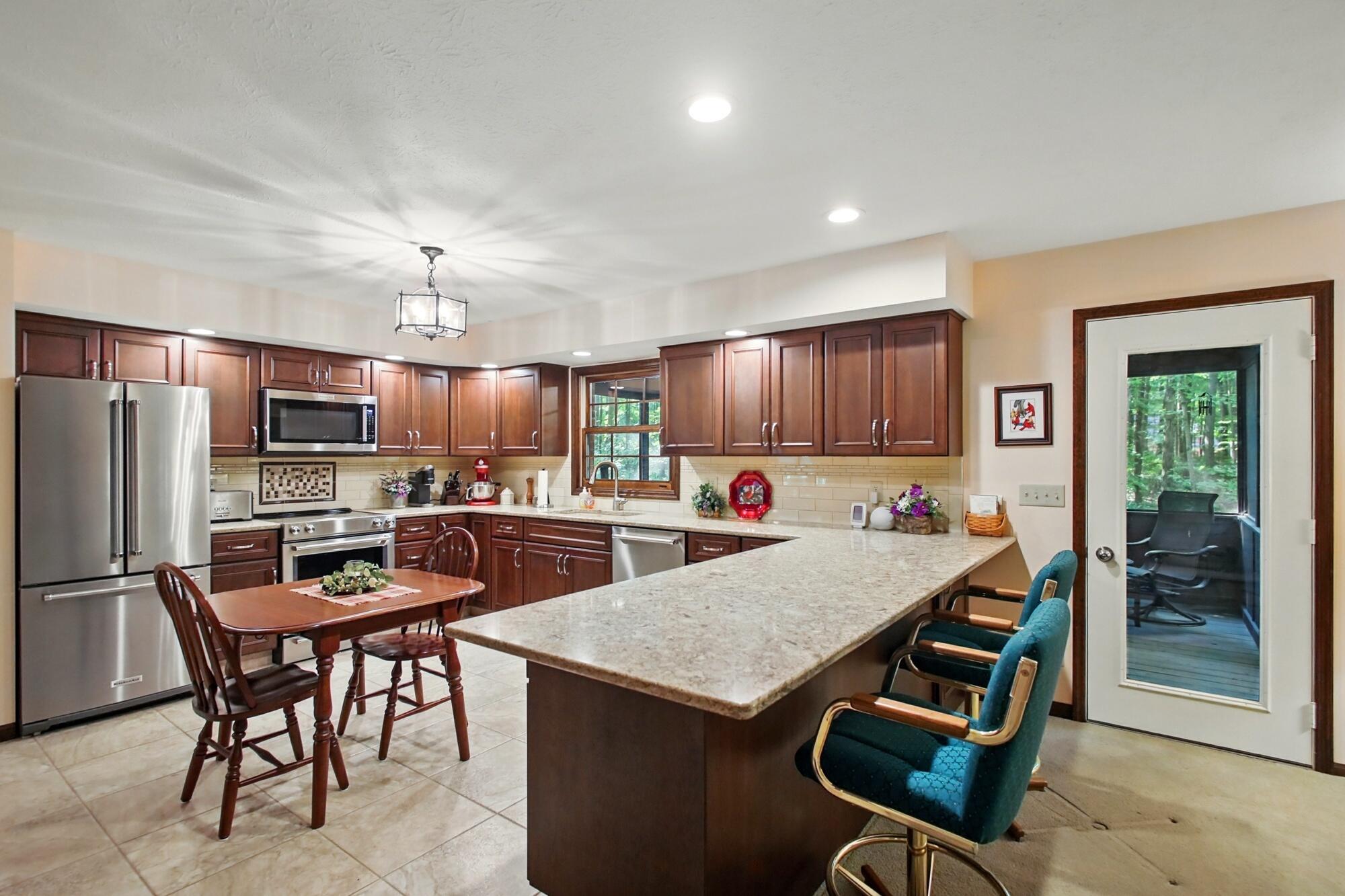 Springfield, Ohio, 45504, United States, 4 Bedrooms Bedrooms, ,3 BathroomsBathrooms,Residential,For Sale,1927340