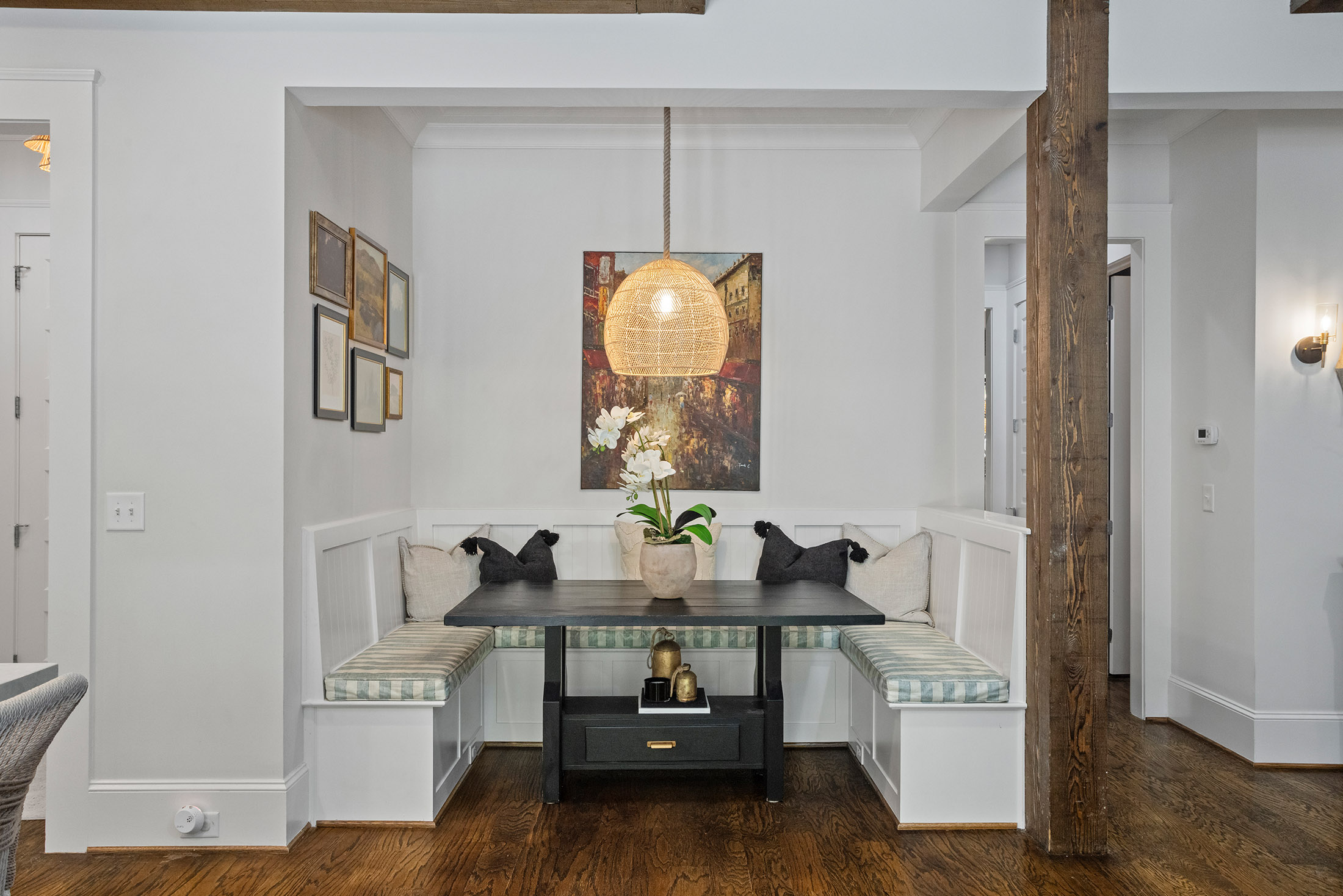  Extraordinary Custom-Built Home in Brookhaven - 物件實景