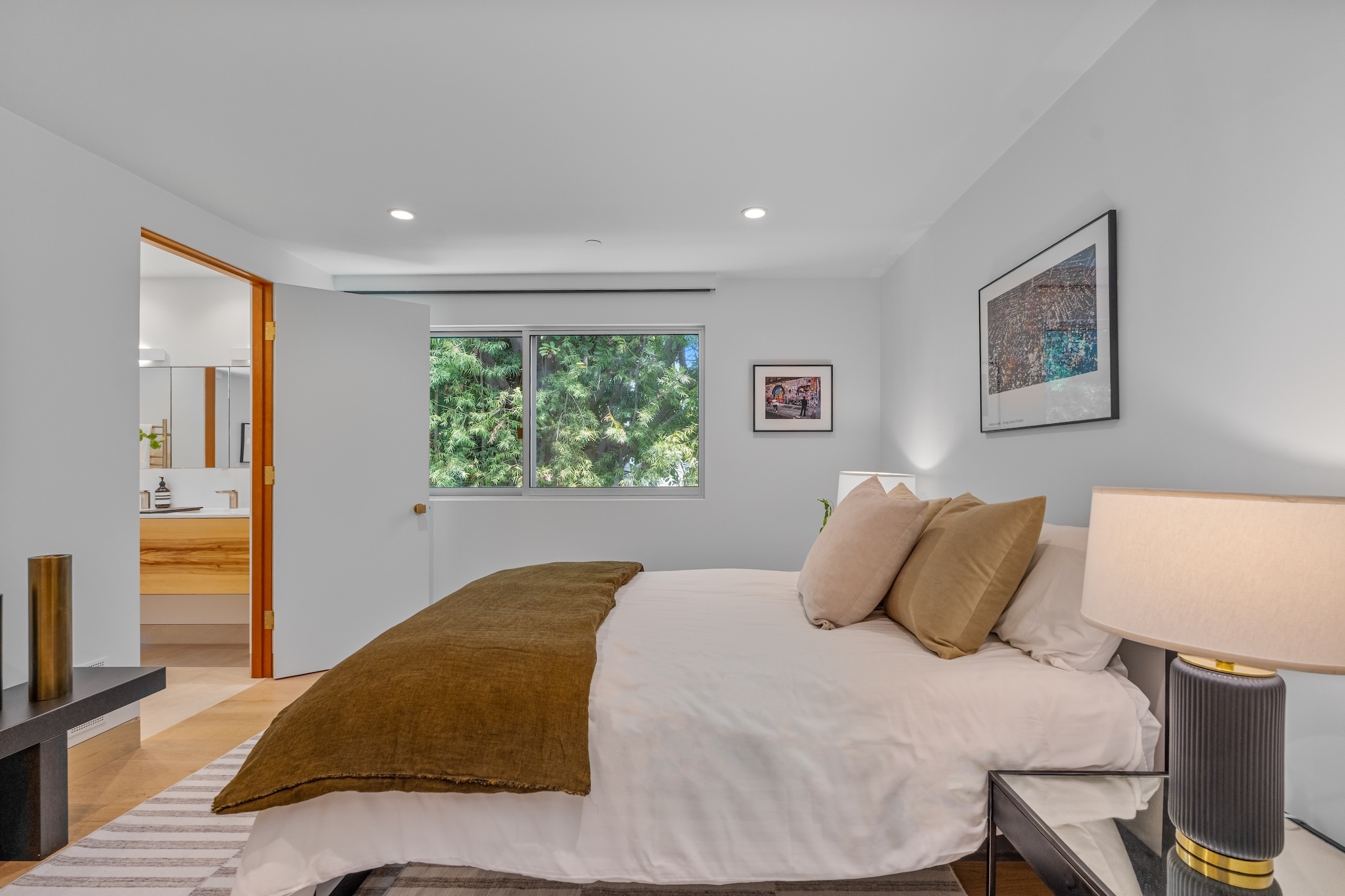  2129 Redcliff St - 物件實景