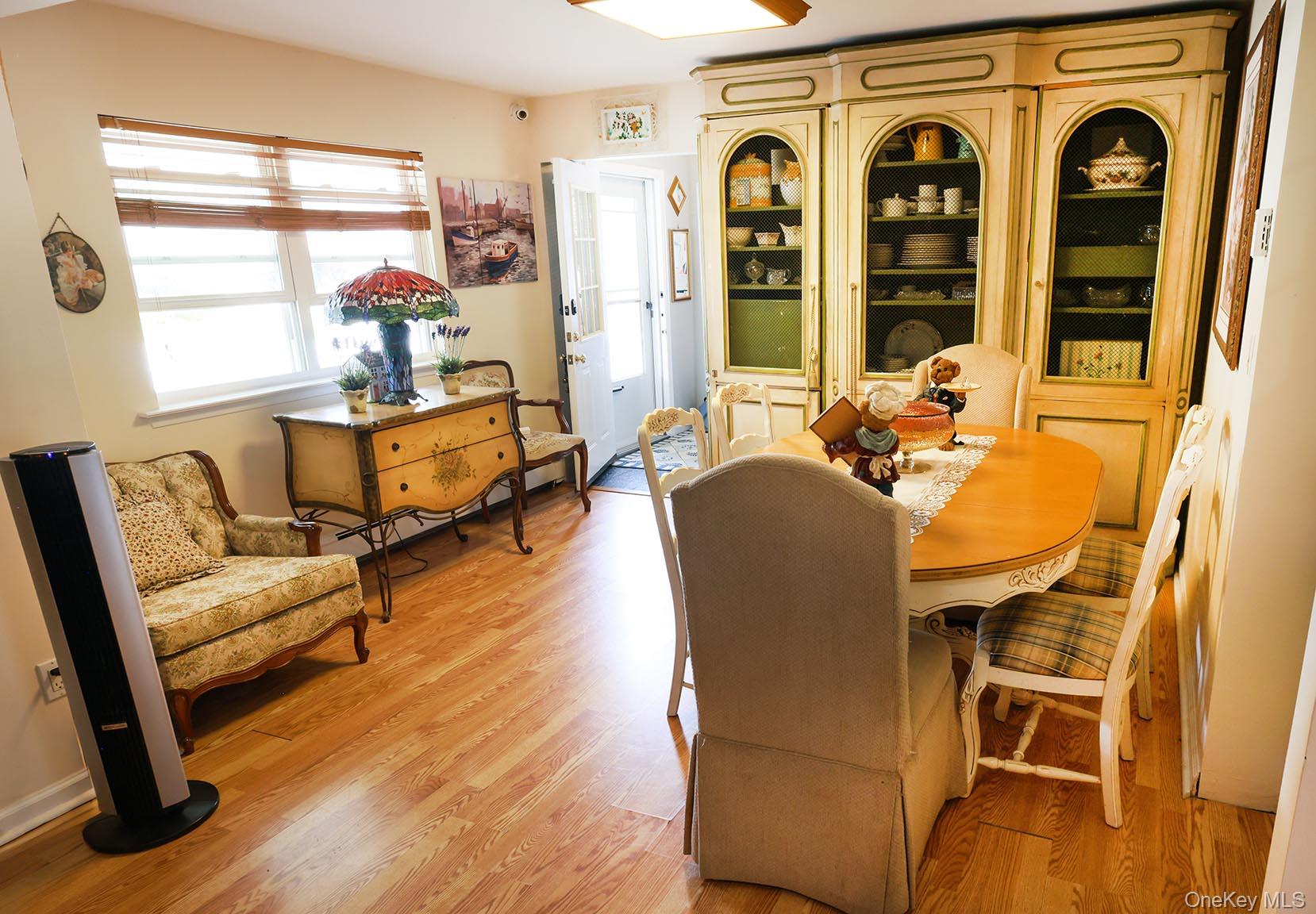 Shirley, New York, 11967, United States, 4 Bedrooms Bedrooms, ,4 BathroomsBathrooms,Residential,For Sale,1901619