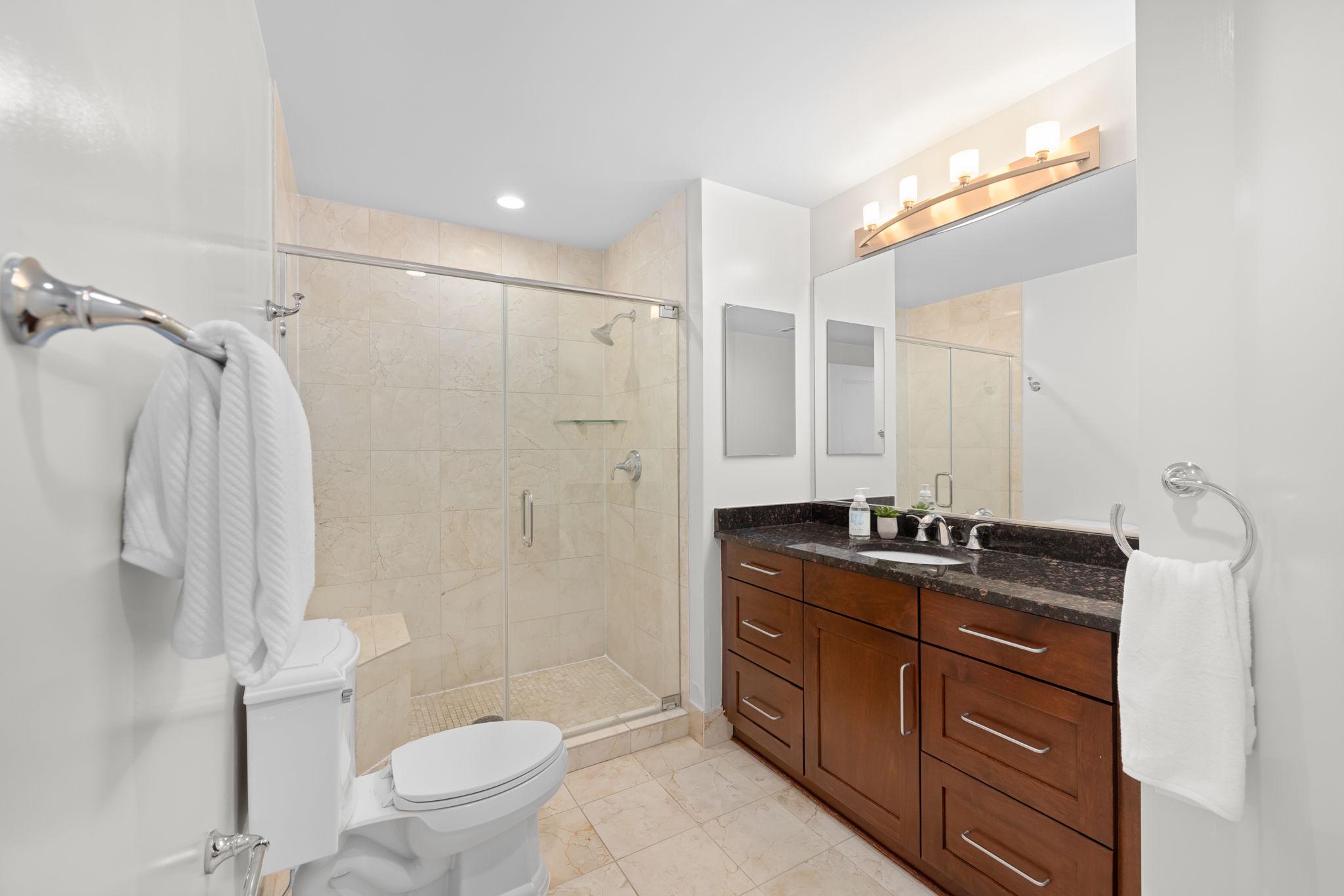  8220 Crestwood Heights Drive, Mclean, VA, 22102 - 物件實景