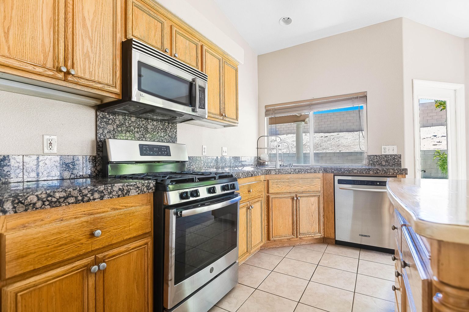 La Quinta, California, 92253, United States, 4 Bedrooms Bedrooms, ,2 BathroomsBathrooms,Residential,For Sale,1921262