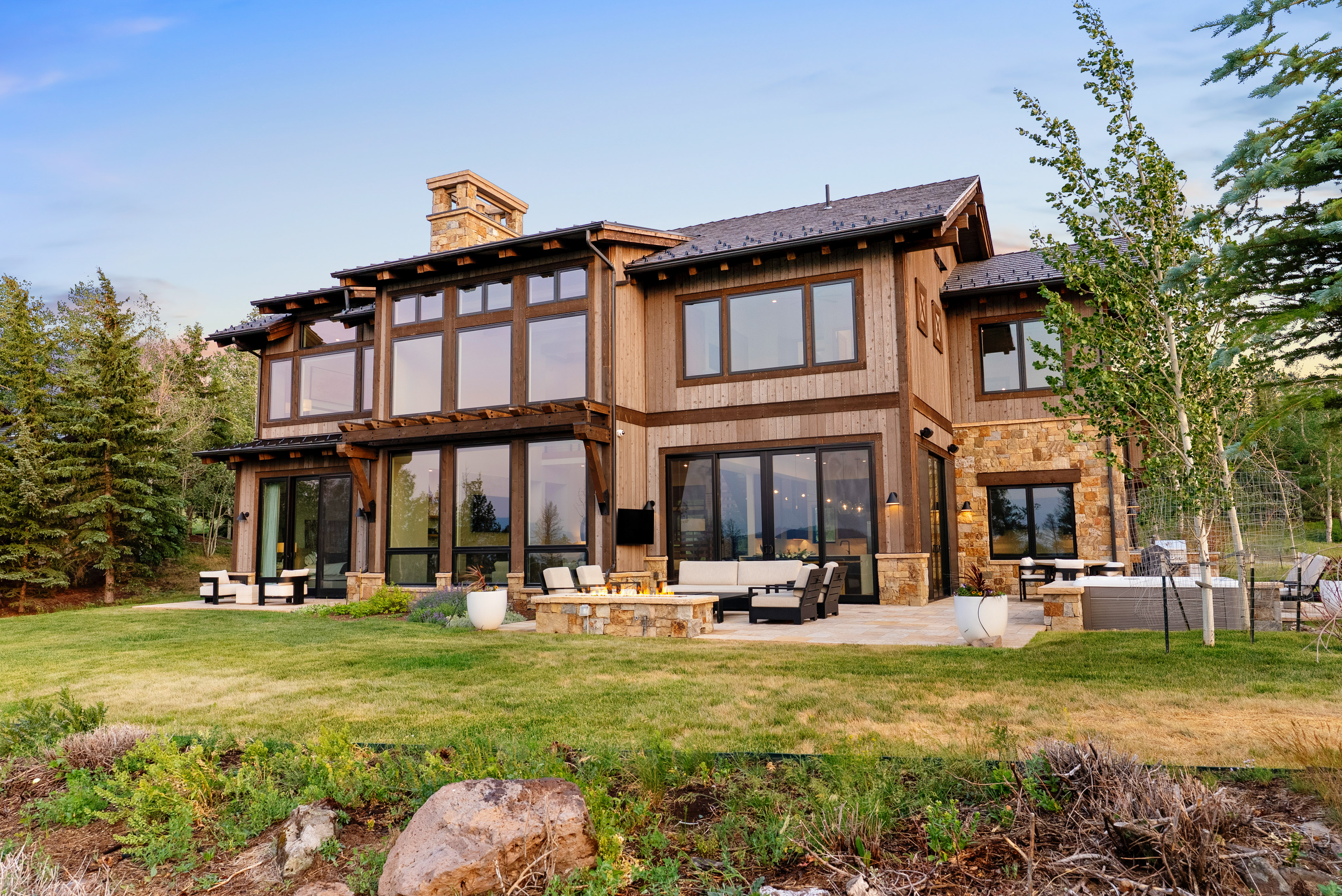  Mountain Modern Luxury Meets Effortless Cordillera Living at 145 Gore Trail - 物件實景