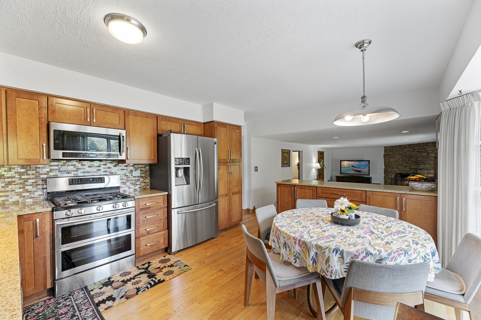 Glenview, Illinois, 60026, United States, 5 Bedrooms Bedrooms, ,3 BathroomsBathrooms,Residential,For Sale,1940344
