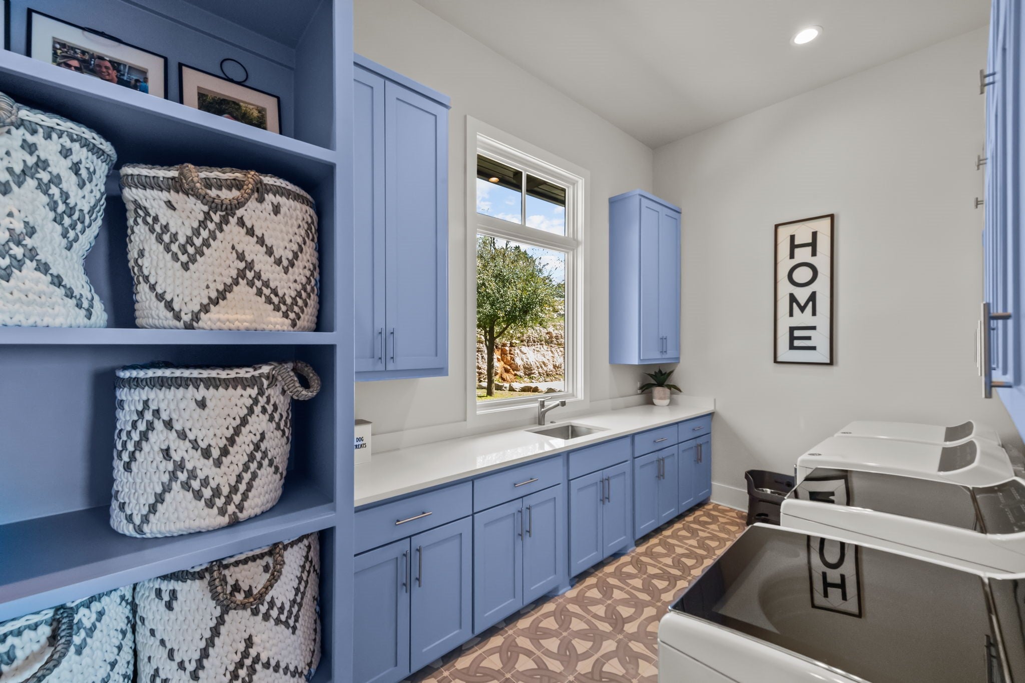 Graford, Texas, 76449, United States, 5 Bedrooms Bedrooms, ,7 BathroomsBathrooms,Residential,For Sale,1987325