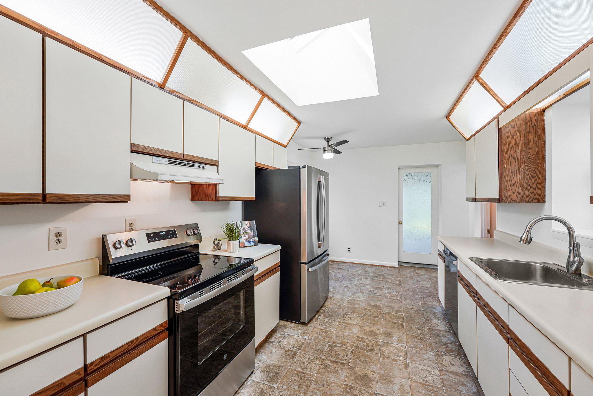  2718 Pioneer Lane, Falls Church, VA, 22043 - 物件實景
