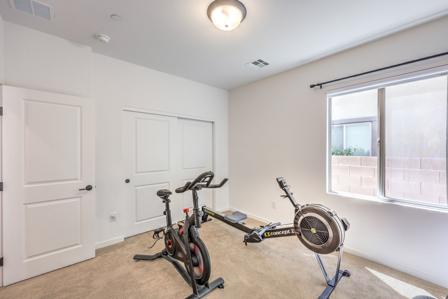  Beautifully Upgraded 2-Story Home in a Gated Community in Summerlin West - 物件實景