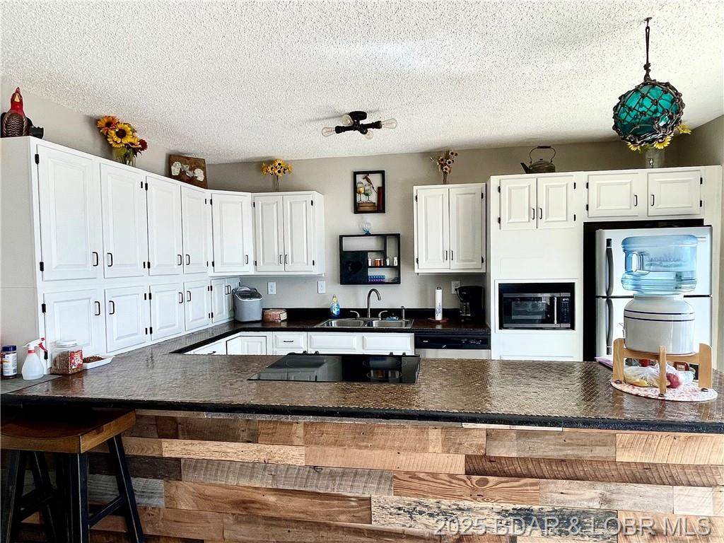 Gravois Mills, Missouri, 65037, United States, 5 Bedrooms Bedrooms, ,4 BathroomsBathrooms,Residential,For Sale,1829995