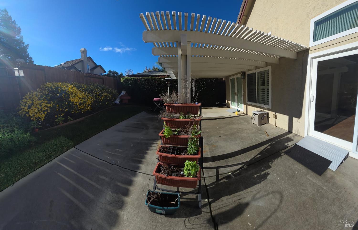 Vacaville, California, 95687, United States, 3 Bedrooms Bedrooms, ,2 BathroomsBathrooms,Residential,For Sale,1998068