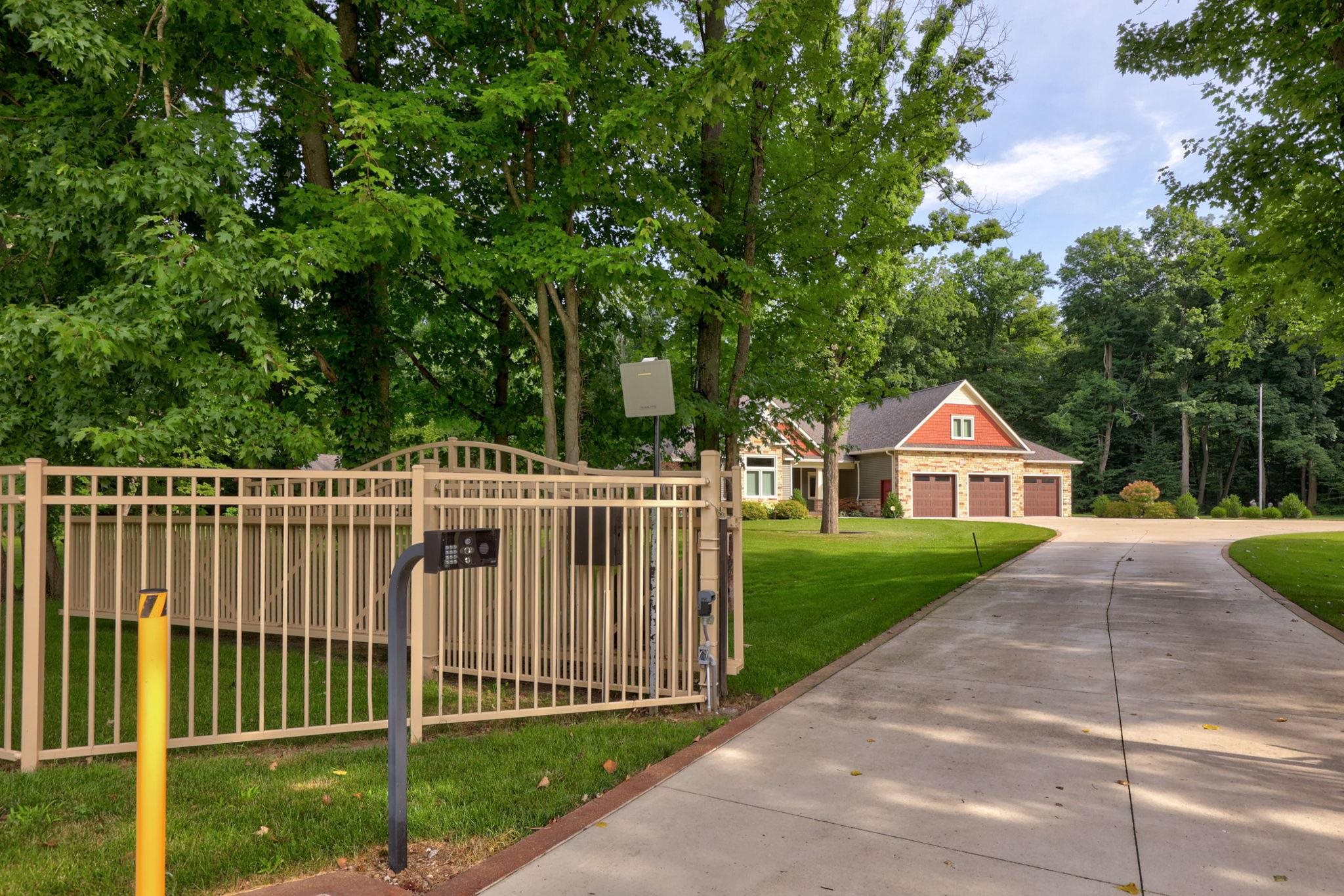 Birch Run, Michigan, 48415, United States, 3 Bedrooms Bedrooms, ,5 BathroomsBathrooms,Residential,For Sale,1977323