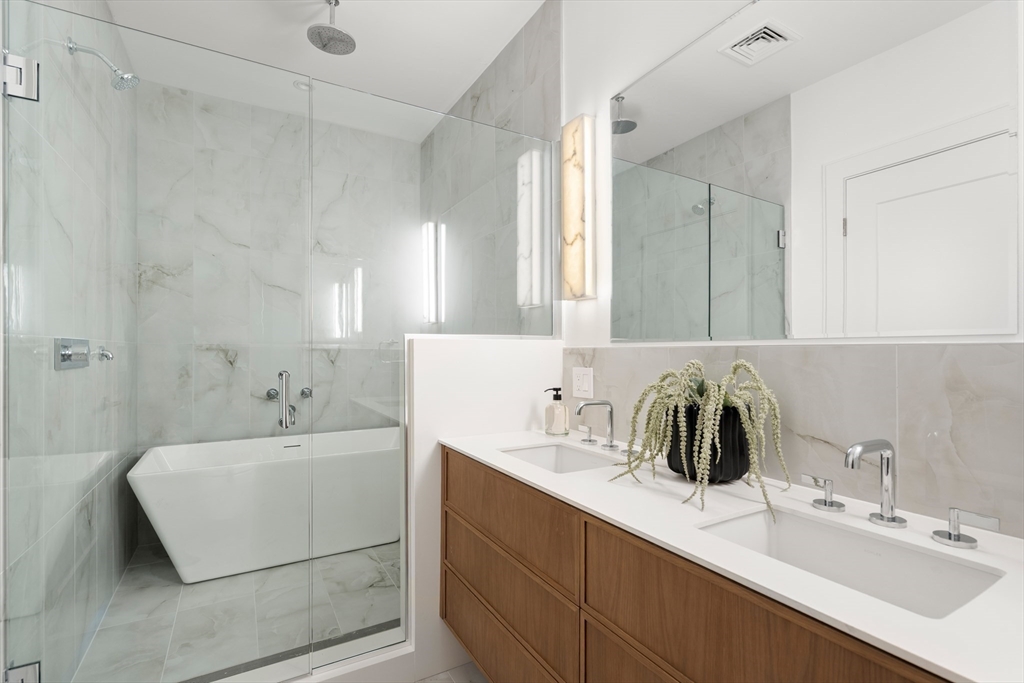 Boston, Massachusetts, 02118, United States, 2 Bedrooms Bedrooms, ,2 BathroomsBathrooms,Residential,For Sale,1988365