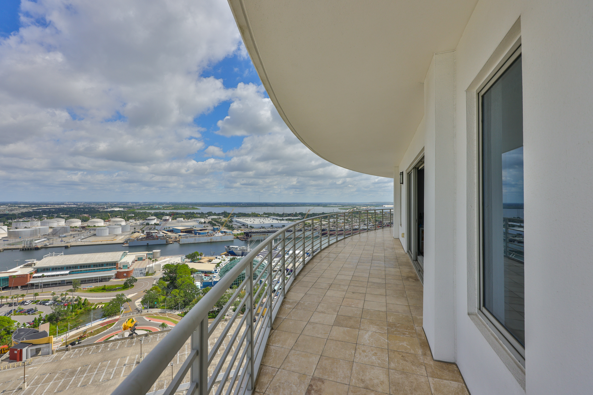 Tampa, Florida, 33602, United States, 3 Bedrooms Bedrooms, ,3 BathroomsBathrooms,Residential,For Sale,1982527