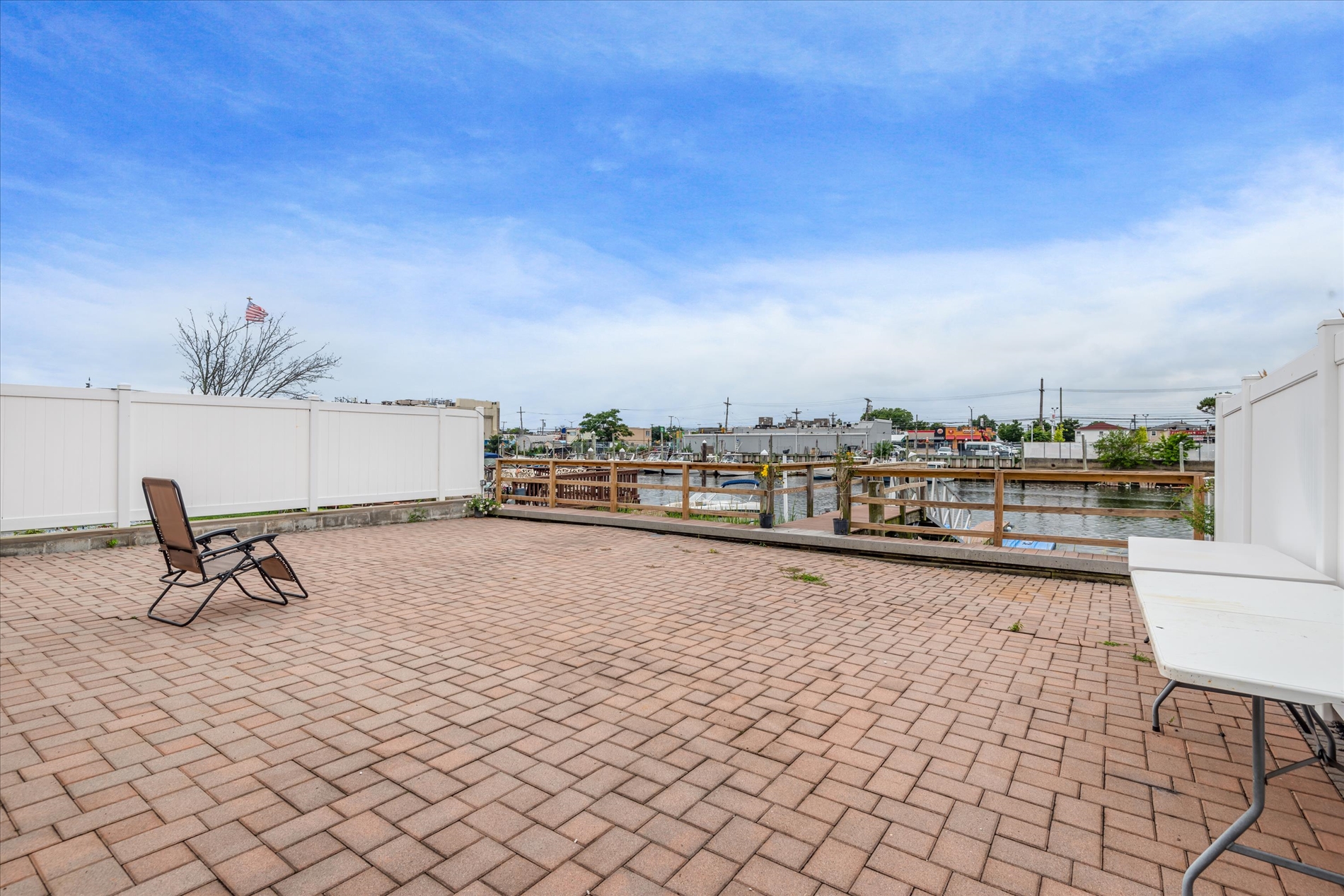 Howard Beach, New York, 11414, United States, 5 Bedrooms Bedrooms, ,4 BathroomsBathrooms,Residential,For Sale,1941286