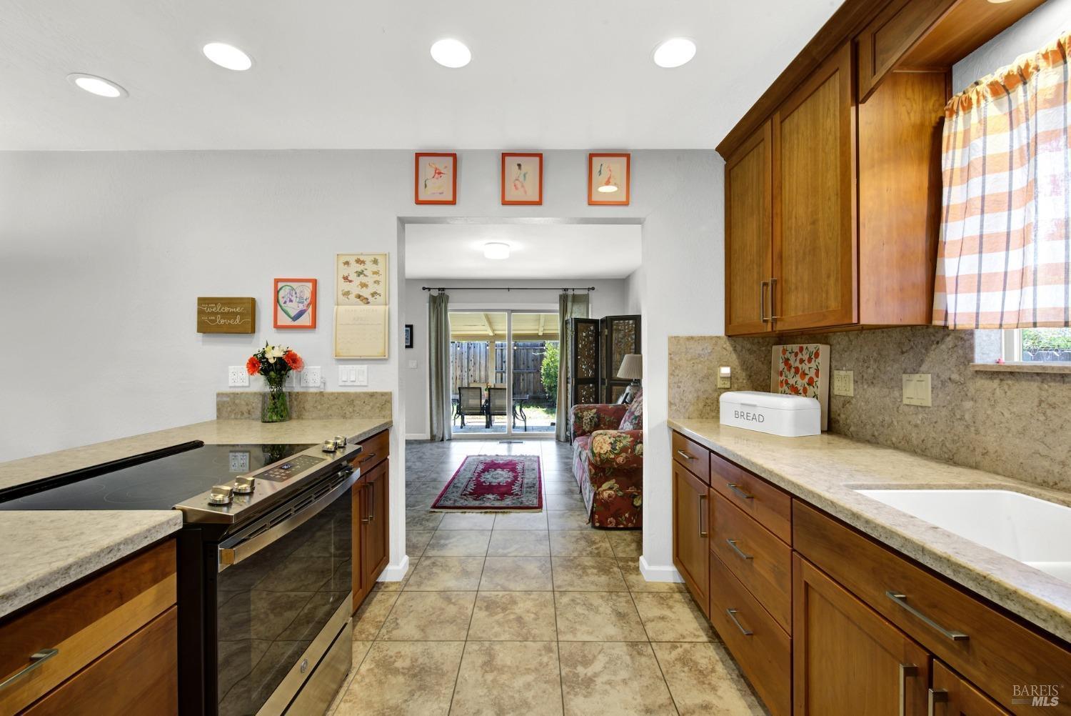 Dixon, California, 95620, United States, 3 Bedrooms Bedrooms, ,2 BathroomsBathrooms,Residential,For Sale,1943662