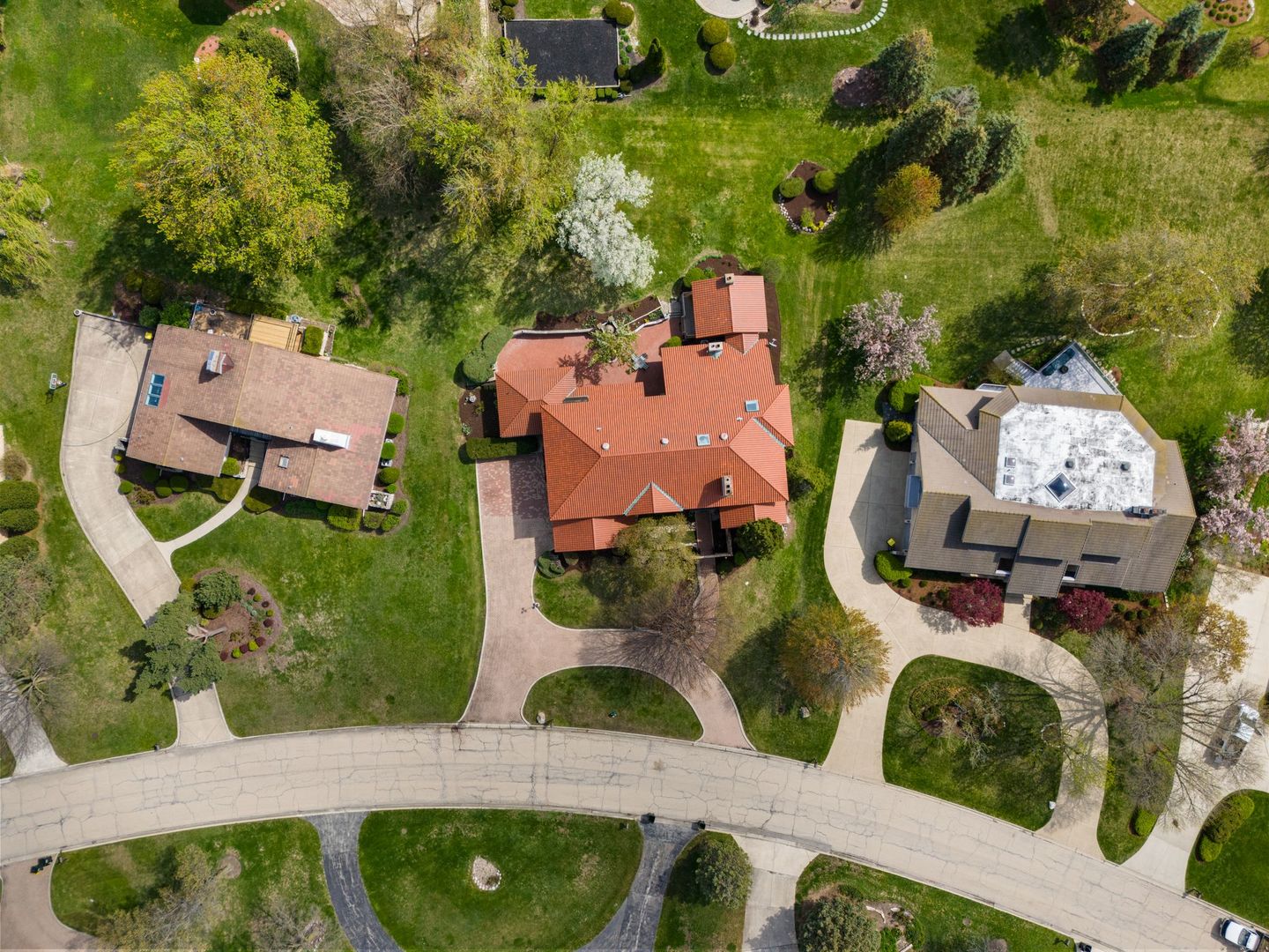 Oak Brook, Illinois, 60523, United States, 5 Bedrooms Bedrooms, ,6 BathroomsBathrooms,Residential,For Sale,1796873