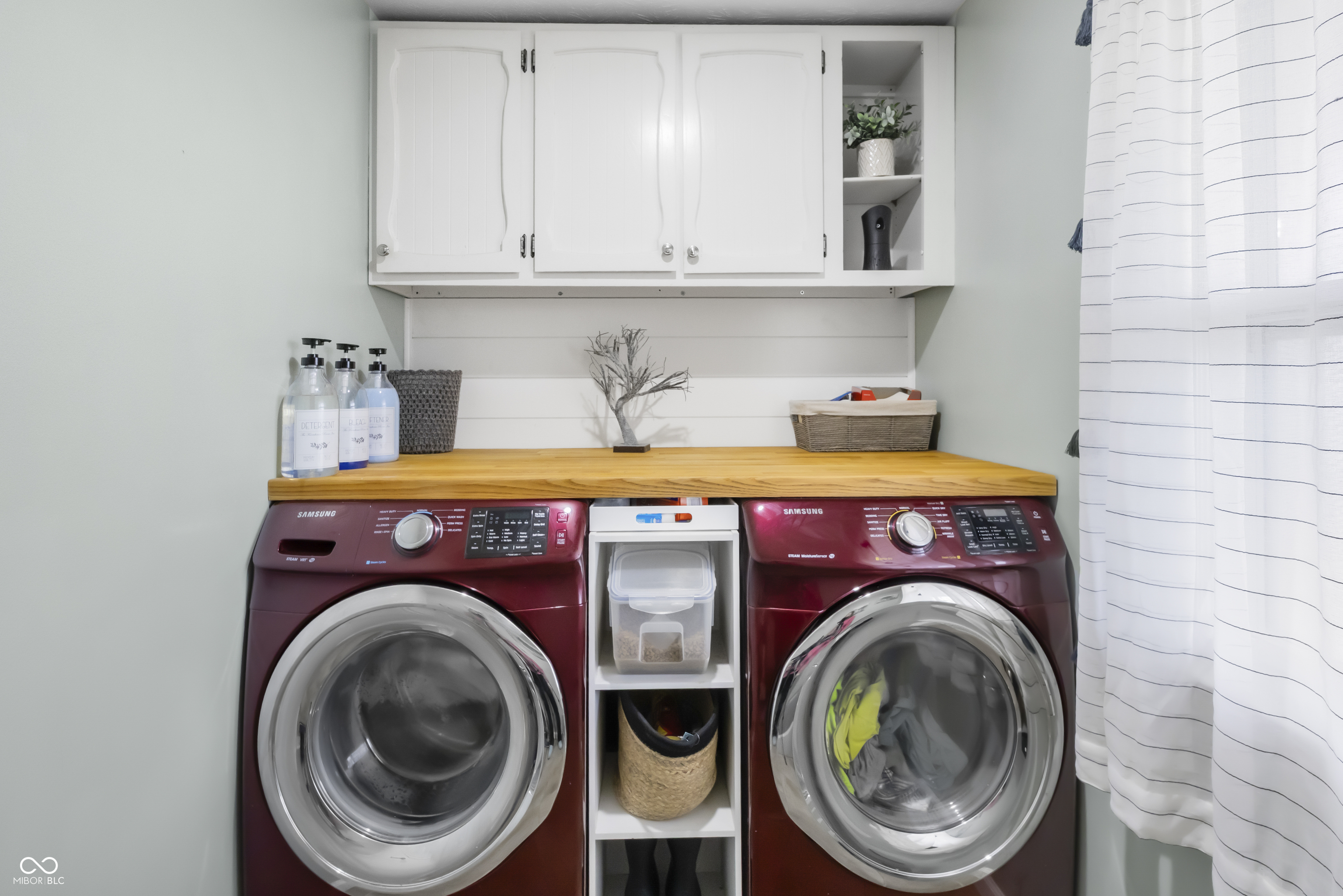 Whiteland, Indiana, 46184, United States, 3 Bedrooms Bedrooms, ,4 BathroomsBathrooms,Residential,For Sale,2007779