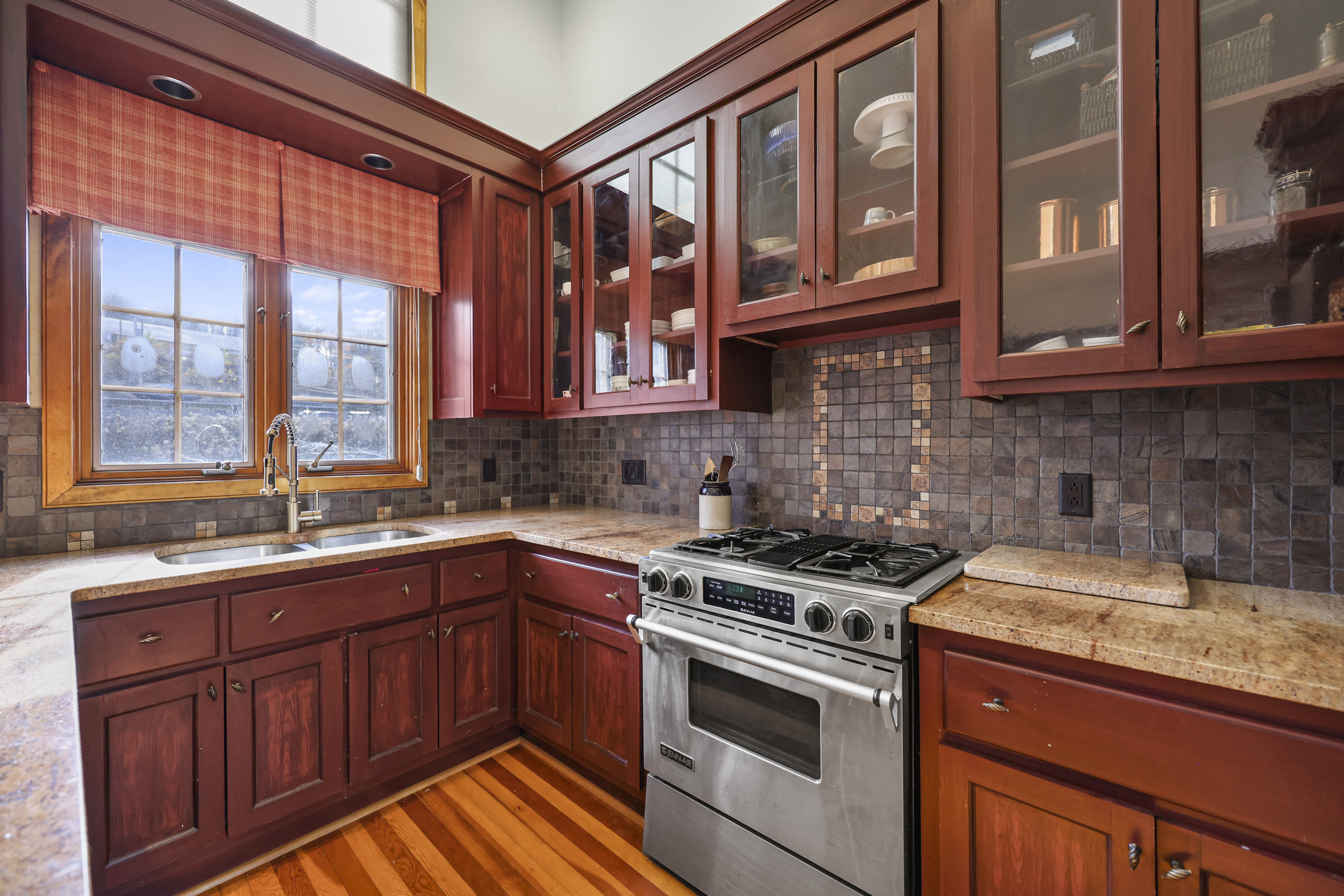  This Property Embodies the Berkshire Charm, History, and Natural Beauty - 物件實景