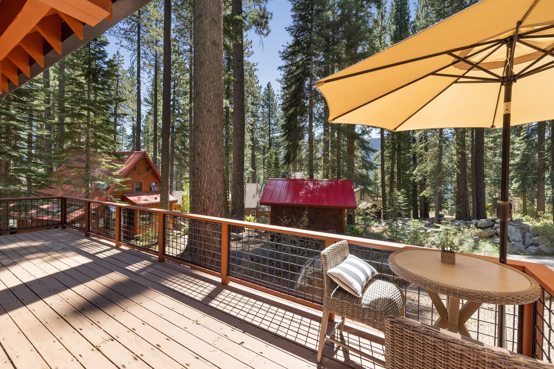  Rare Donner Tract home with private beach and pier access. - 物件實景