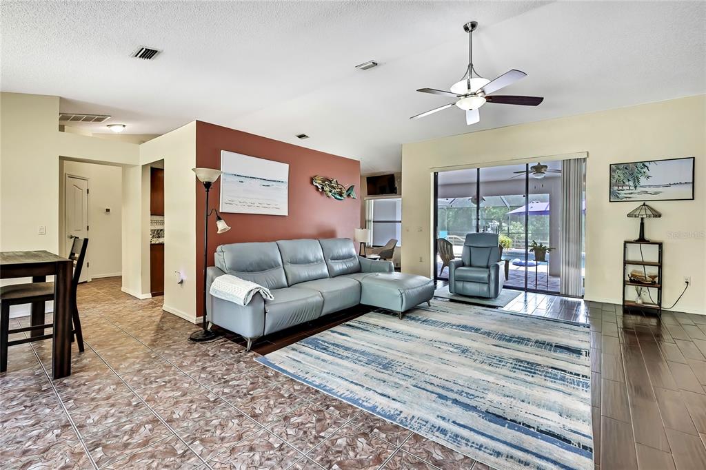 Dunnellon, Florida, 34434, United States, 3 Bedrooms Bedrooms, ,2 BathroomsBathrooms,Residential,For Sale,1921059